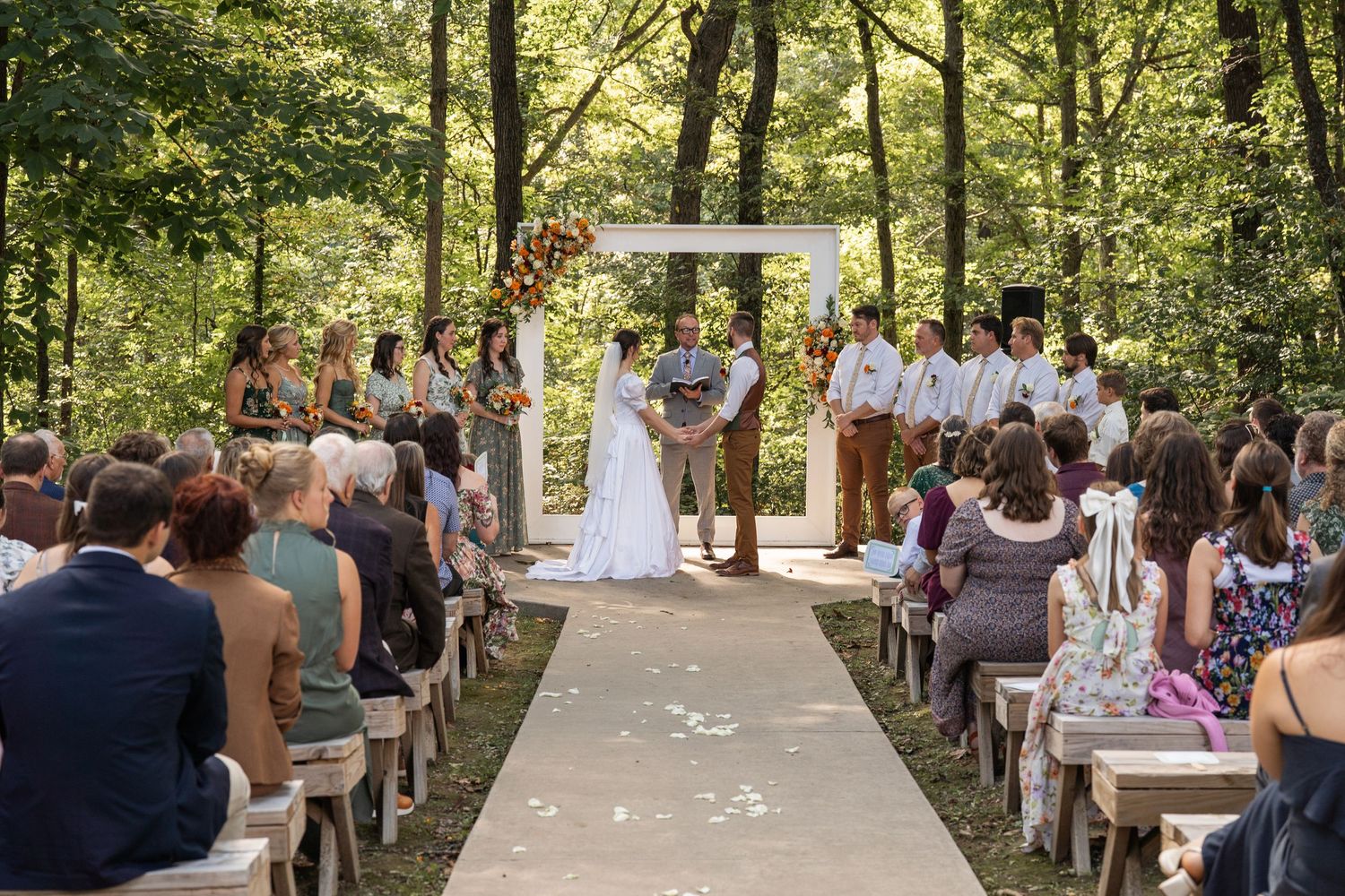 ©AnnaVonRiesenPhotography Wedding Photography | Color image of the ceremony