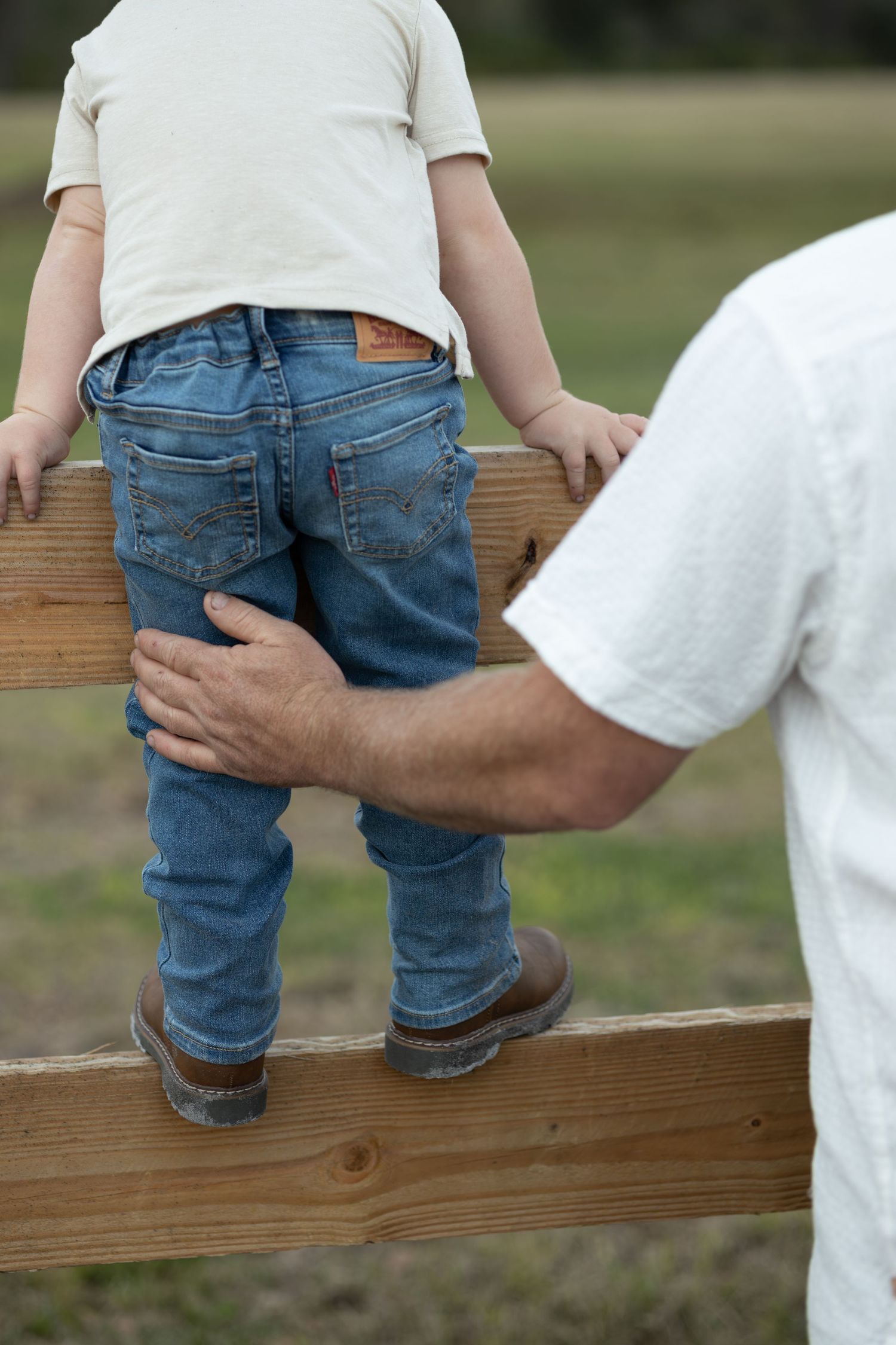Photographer in Okeechobee. Portrait, Couple, Lifestyle, and Family Photographer in Okeechobee Florida.