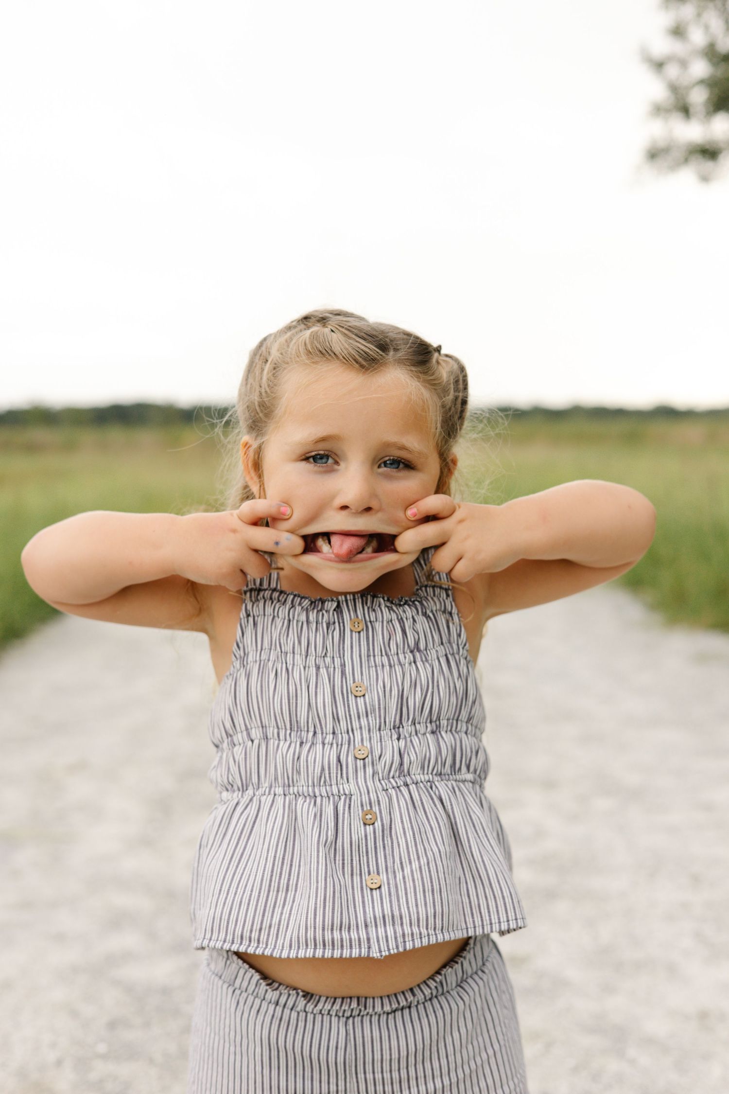 Portrait photography session in Okeechobee, Florida capturing natural light outdoor portraits