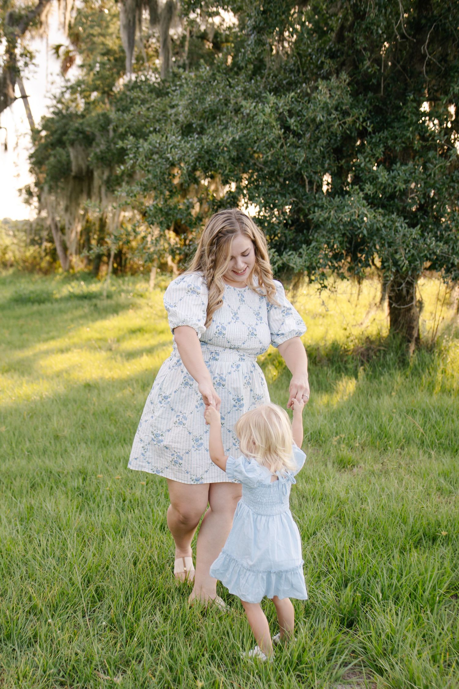Photographer in Okeechobee. Portrait, Couple, Lifestyle, and Family Photographer in Okeechobee Florida.