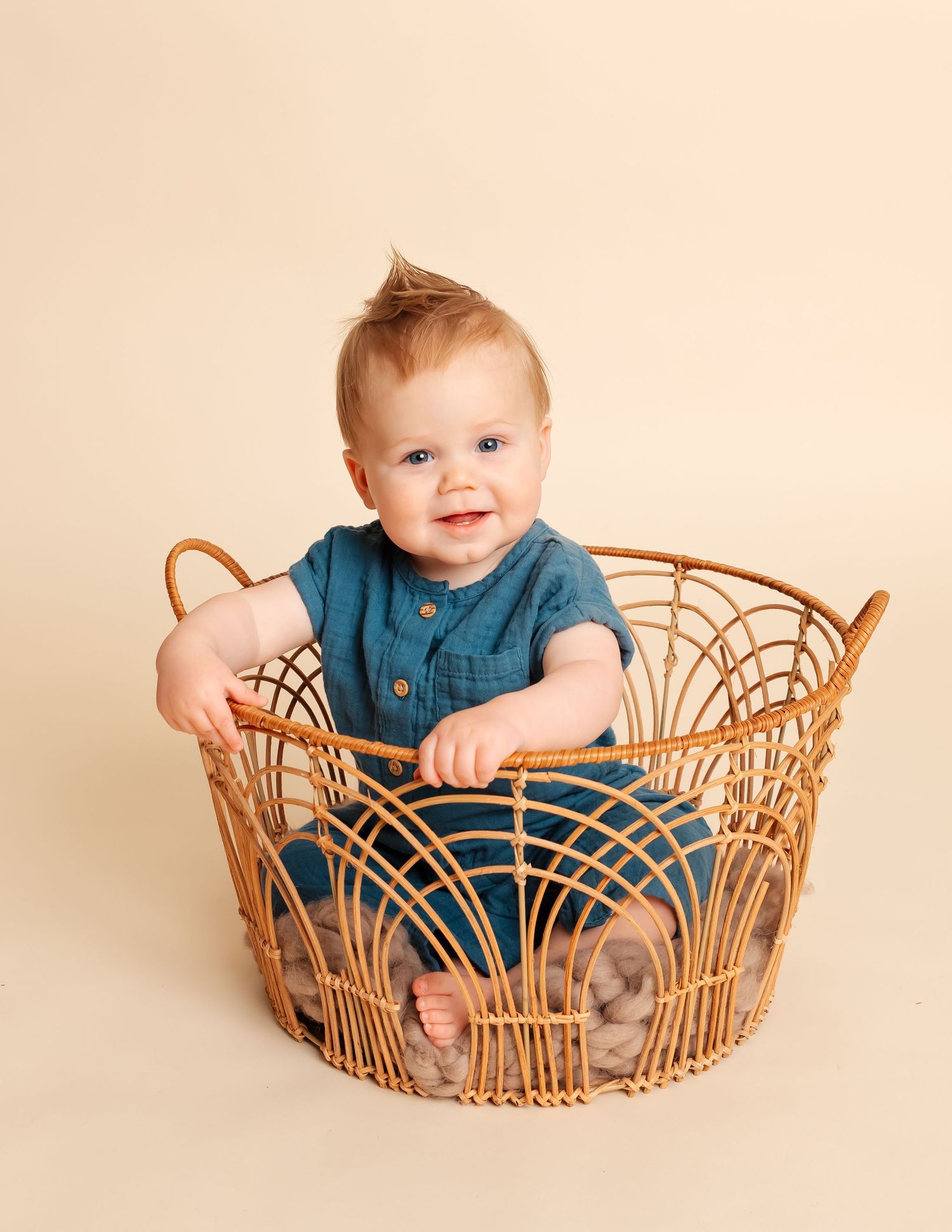 Milestone photography, Studio Photography, Smashcake, Smashcake Session, Child Portraiture, Fine Art Photography, Professional Photographer,