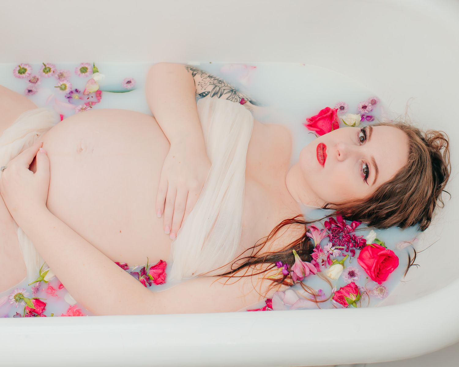 Maternity Photographer, Maternity, Belly, Bump, Milestone Photographer, Women's Portraiture, Fine Art Photographer, family photography