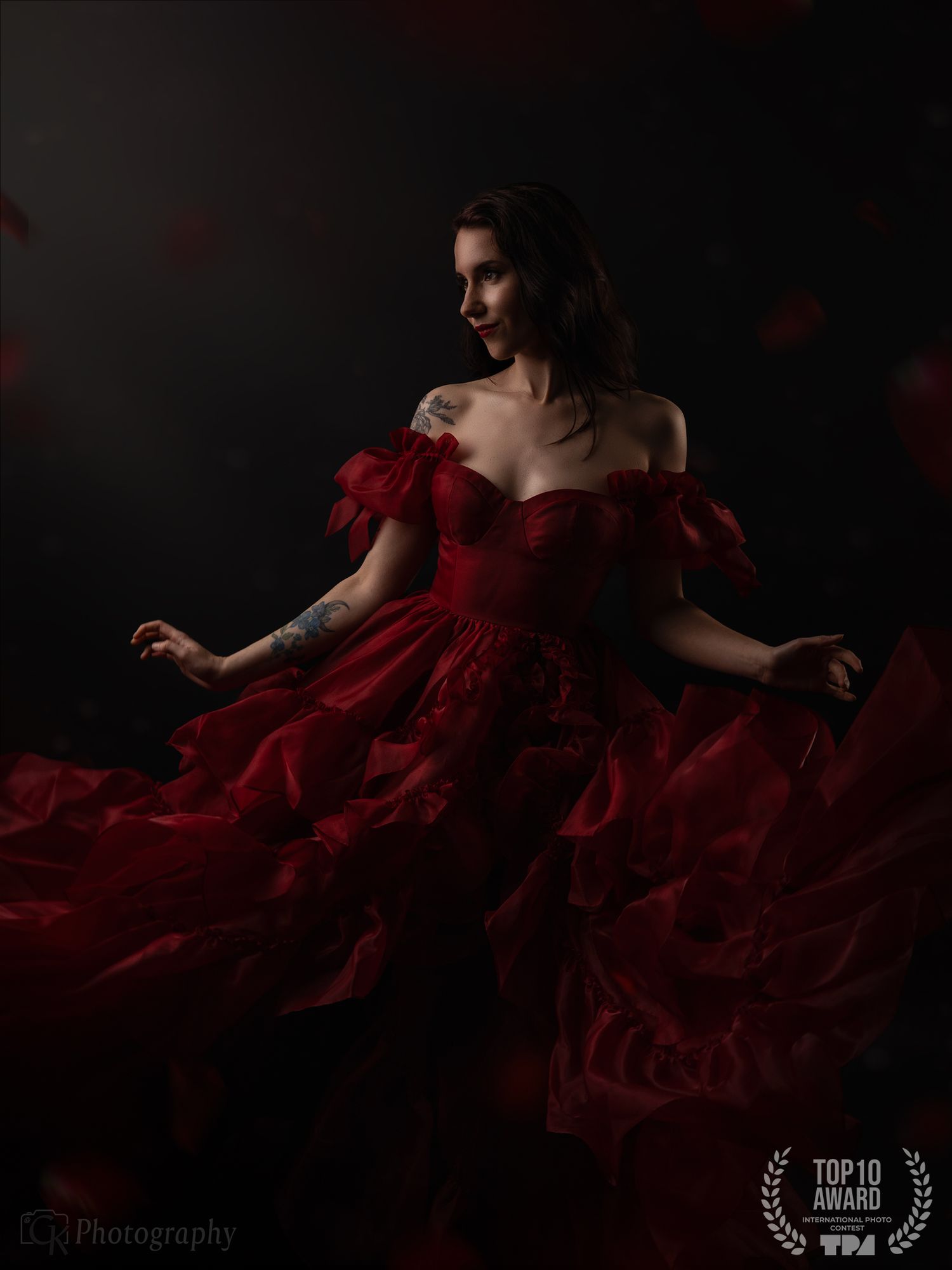 Creatief studioportret met editorial uitstraling van CK Photography, bekroond met een Top 10-notering bij de Top Photo Awards 2026