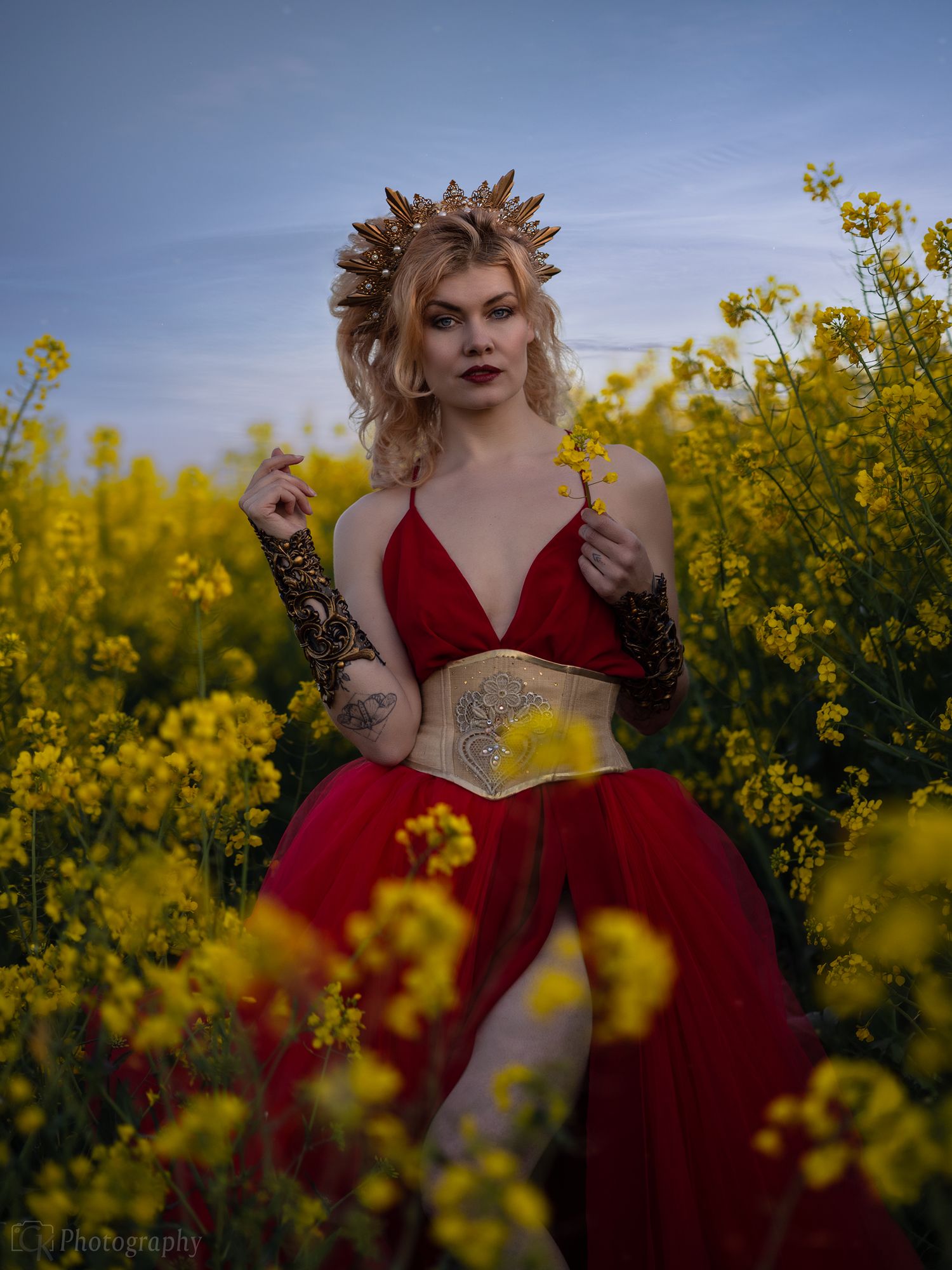 Creatieve outdoor portretfotografie met warm avondlicht