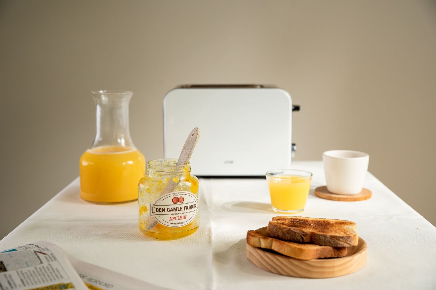 Produktfoto i studio Frukost i solljus. Fotograf Jessica Rankell Rankellfoto