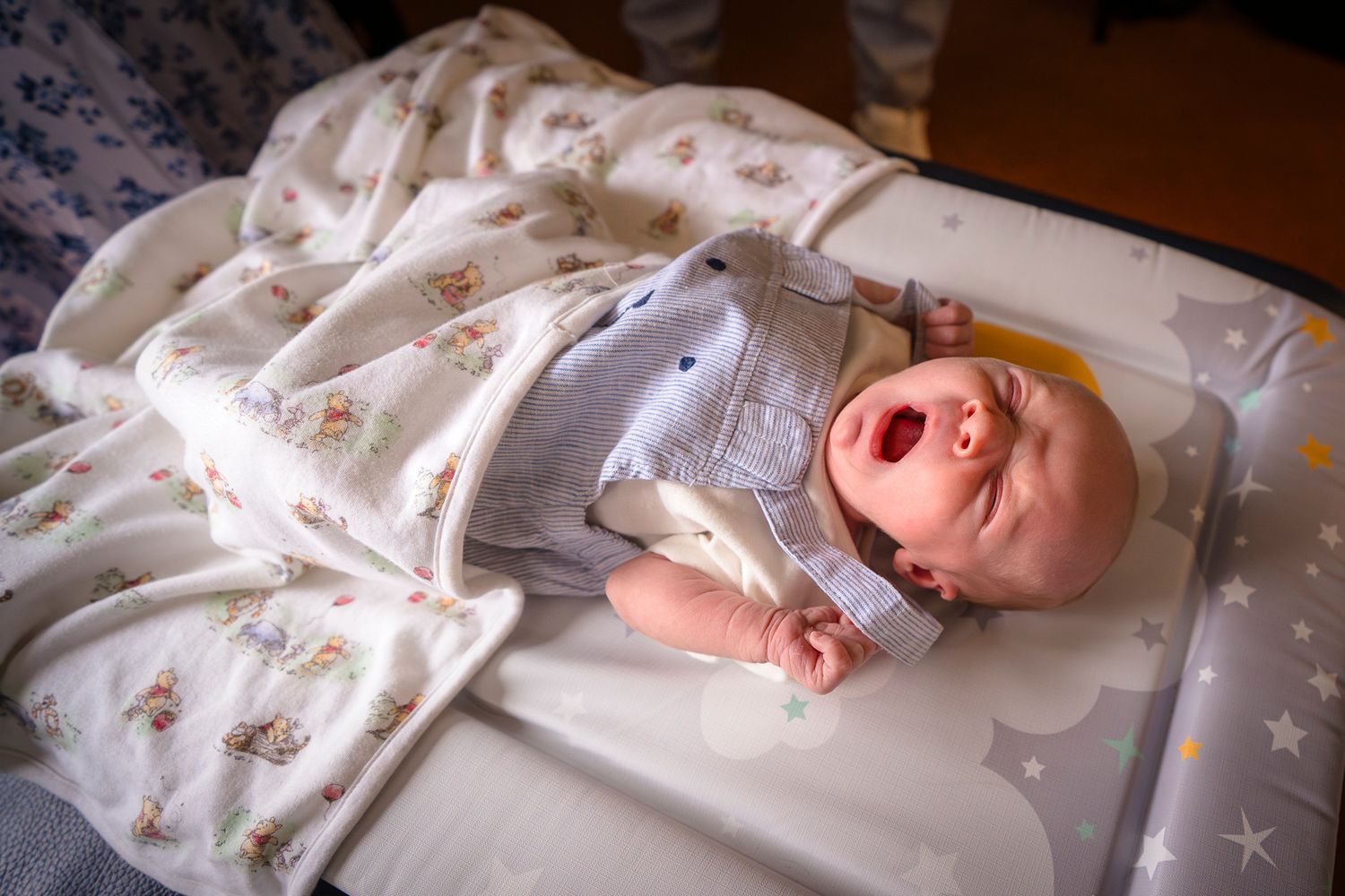 tiny baby and big yawns, candid and unposed newborn sessions in home are cosy and calm with shorely a memory photography.