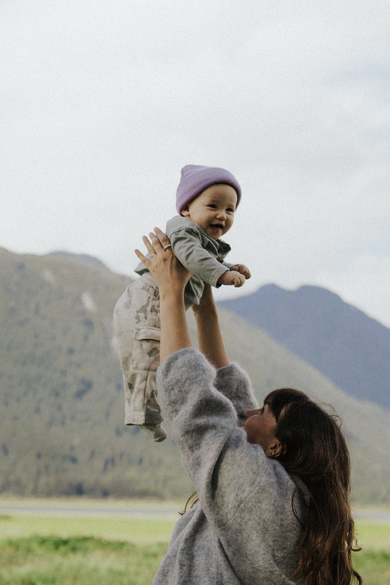 Natural outdoor family photo at pitt lake by Vancouver family photographer based in port moody