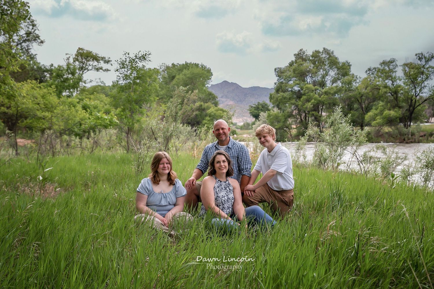 Dawn Lincoln, Canon City Professional Photographer for family, maternity, children, high school senior, engagement and wedding photographer