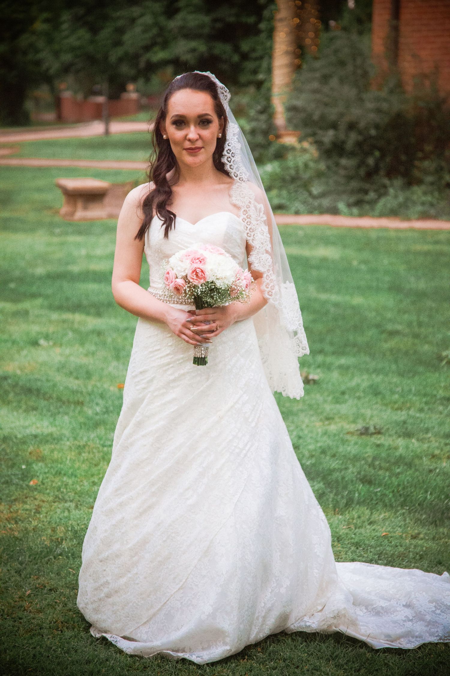 Dawn Lincoln Canon City Professional Photographer for families, high school seniors, maternity and children, engagements and weddings