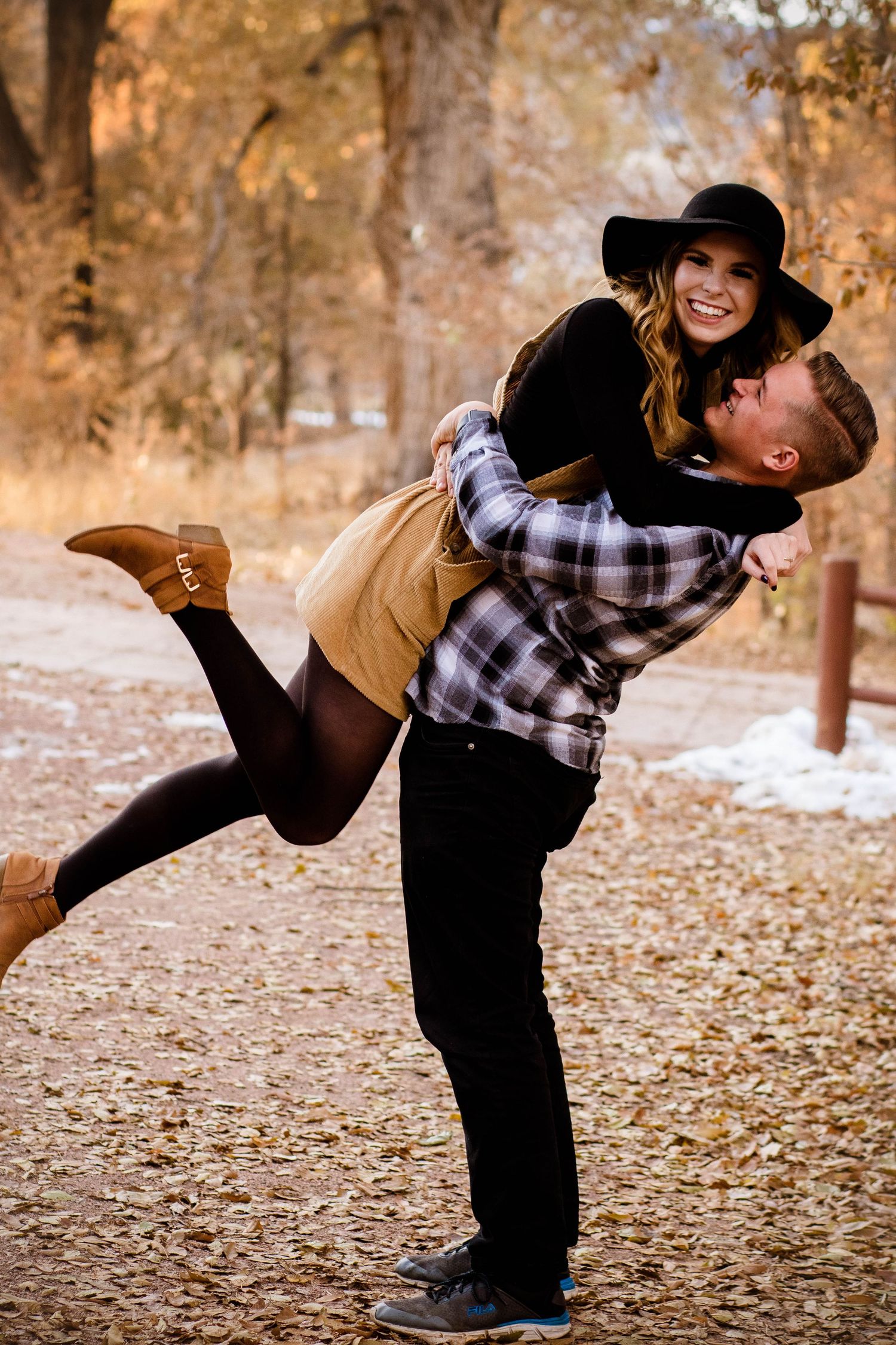 Dawn Lincoln, Canon City Professional Photographer for family, maternity, children, high school senior, engagement and wedding photographer