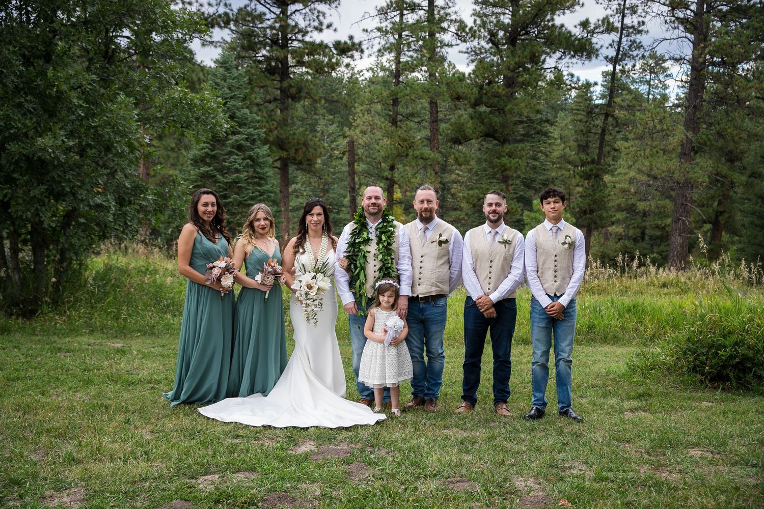 Dawn Lincoln Canon City Professional Photographer for families, high school seniors, maternity and children, engagements and weddings