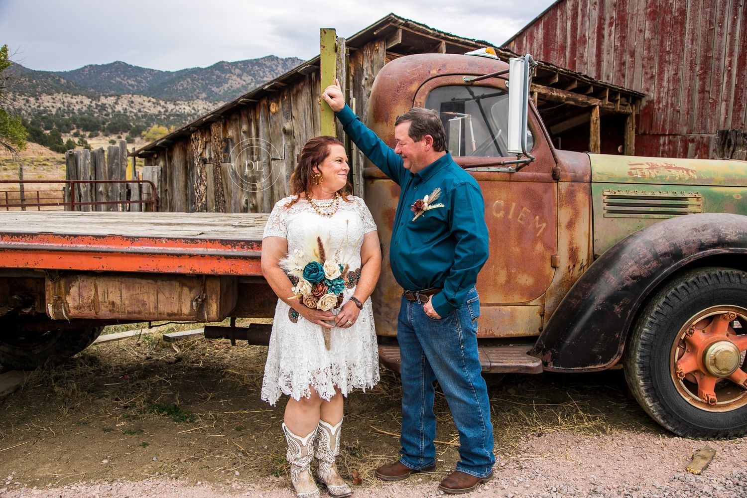 Dawn Lincoln, Canon City Professional Photographer for family, maternity, children, high school senior, engagement and wedding photographer