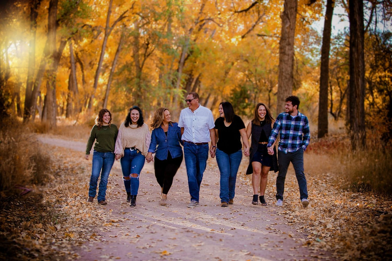 Dawn Lincoln Canon City Professional Photographer for families, high school seniors, maternity and children, engagements and weddings