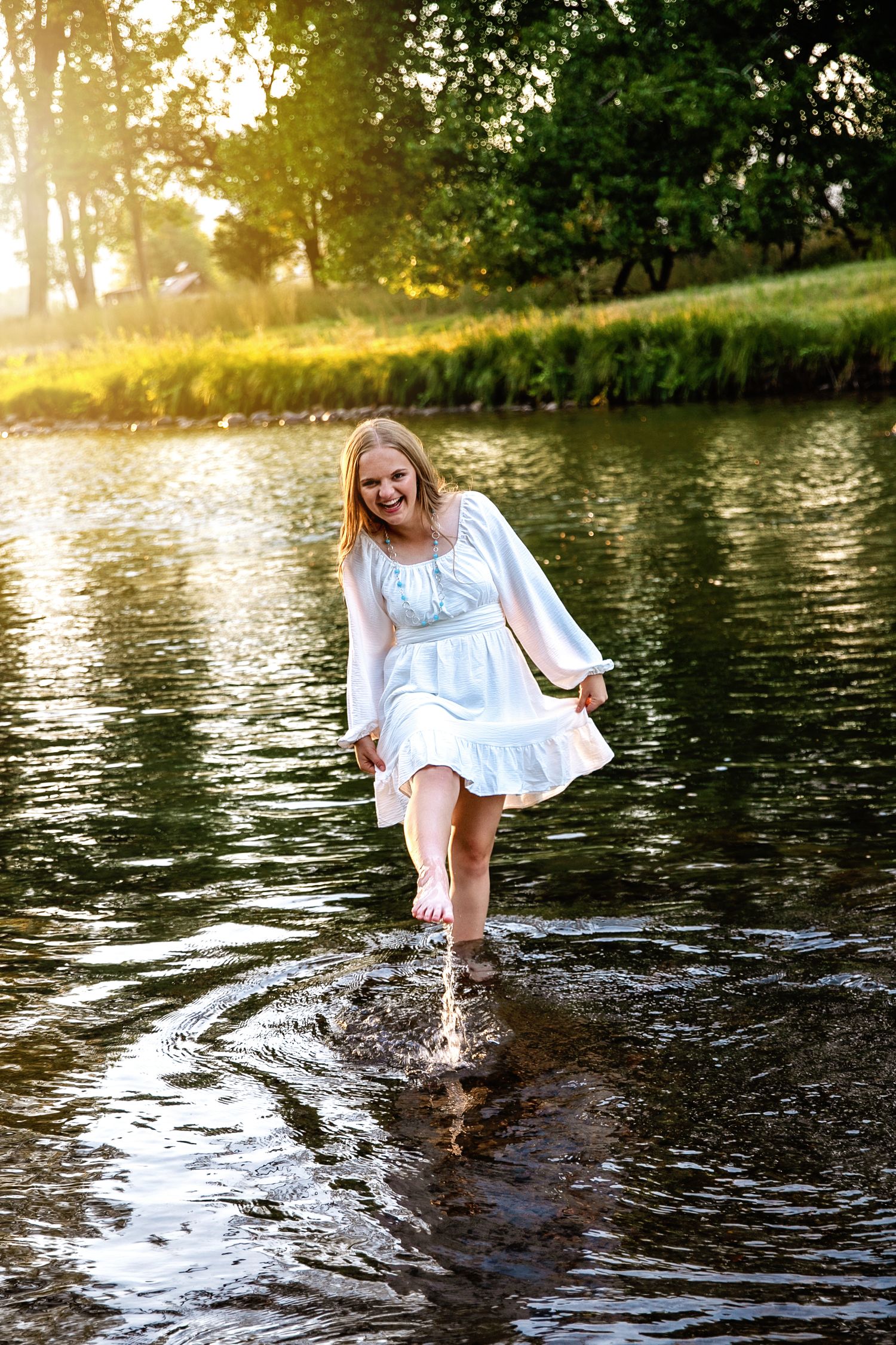 Dawn Lincoln, Canon City Professional Photographer for family, maternity, children, high school senior, engagement and wedding photographer