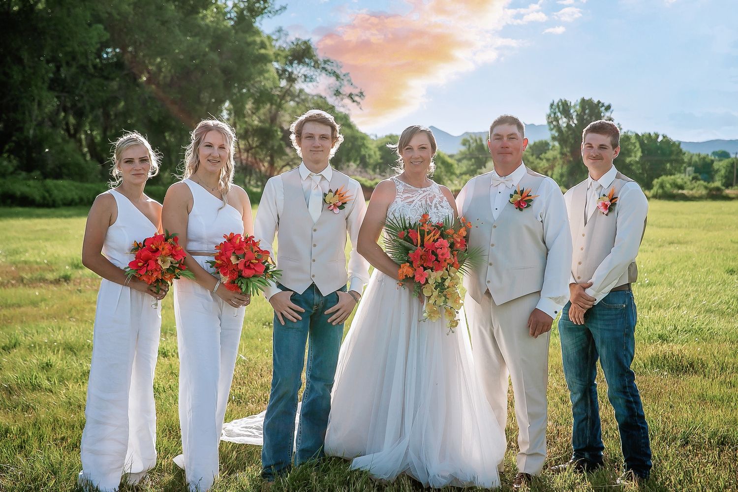 Dawn Lincoln, Canon City Professional Photographer for family, maternity, children, high school senior, engagement and wedding photographer