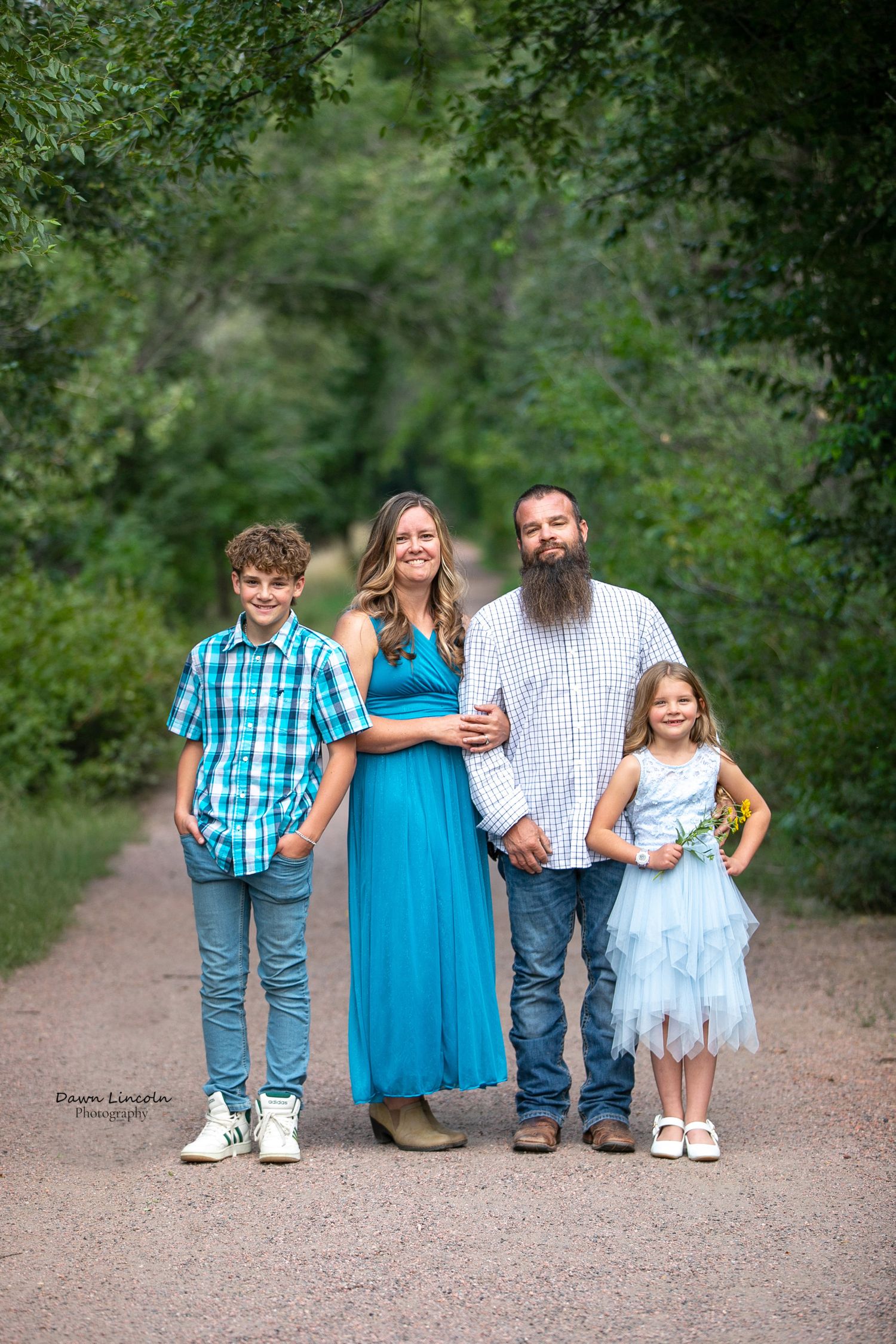Dawn Lincoln, Canon City Professional Photographer for family, maternity, children, high school senior, engagement and wedding photographer