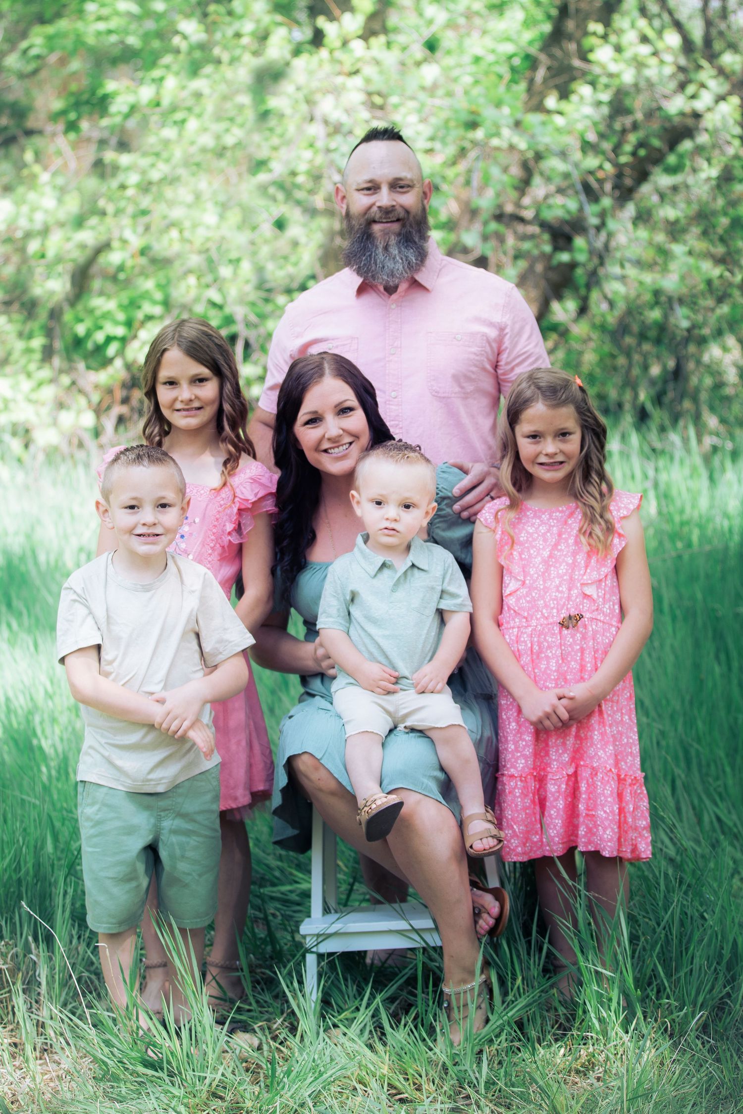 Dawn Lincoln, Canon City Professional Photographer for family, maternity, children, high school senior, engagement and wedding photographer