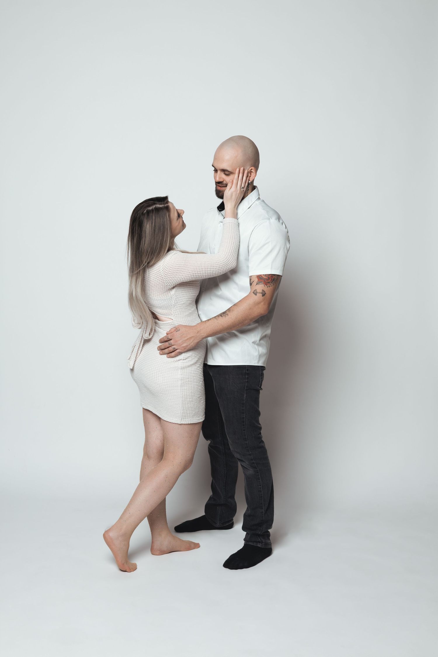Paarshooting im Studio Freiburg – Zeitlose Momente zu zweit.