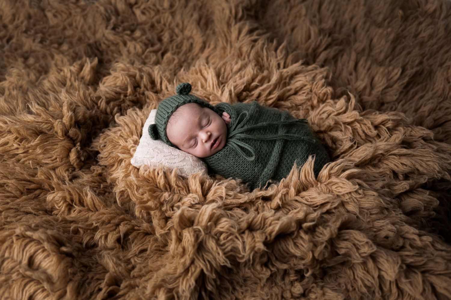 Erste Tage festhalten – Newborn Fotografie Freiburg.