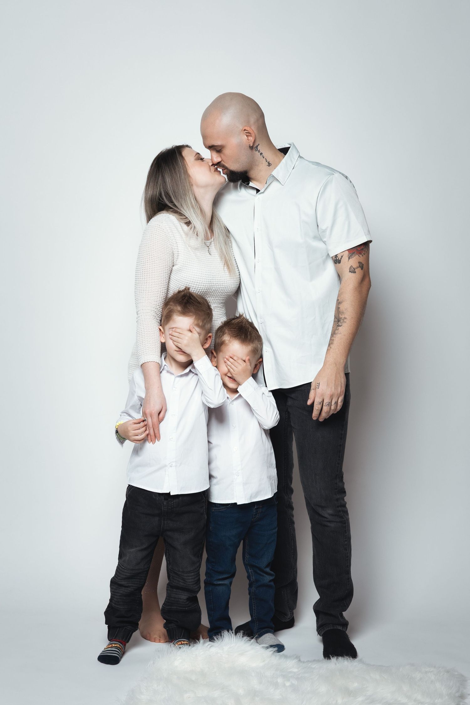 Familienfotograf Südbaden – Echte Emotionen im Studio.