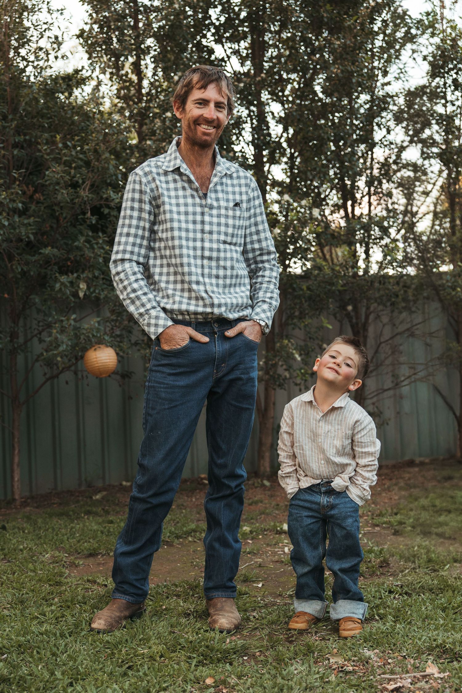 Outdoor photo family fun photography session