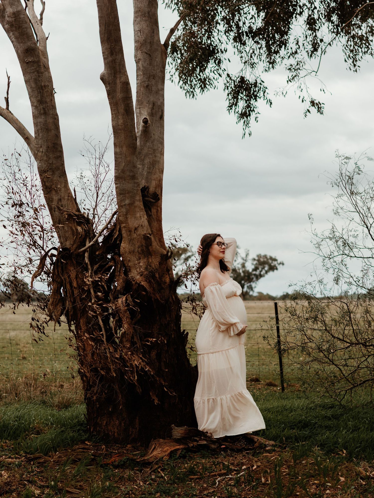 Outdoor maternity photography session overcast Wagga Wagga