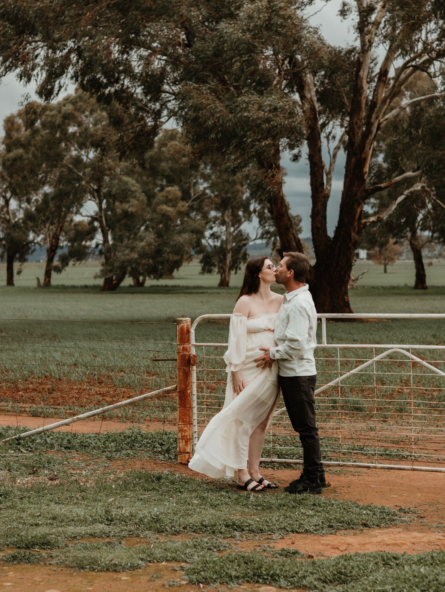 Outdoor maternity photography session overcast Wagga Wagga