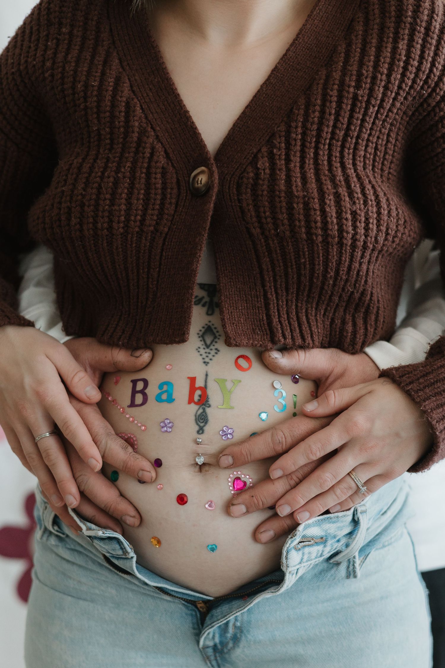 Fun creative maternity photography session