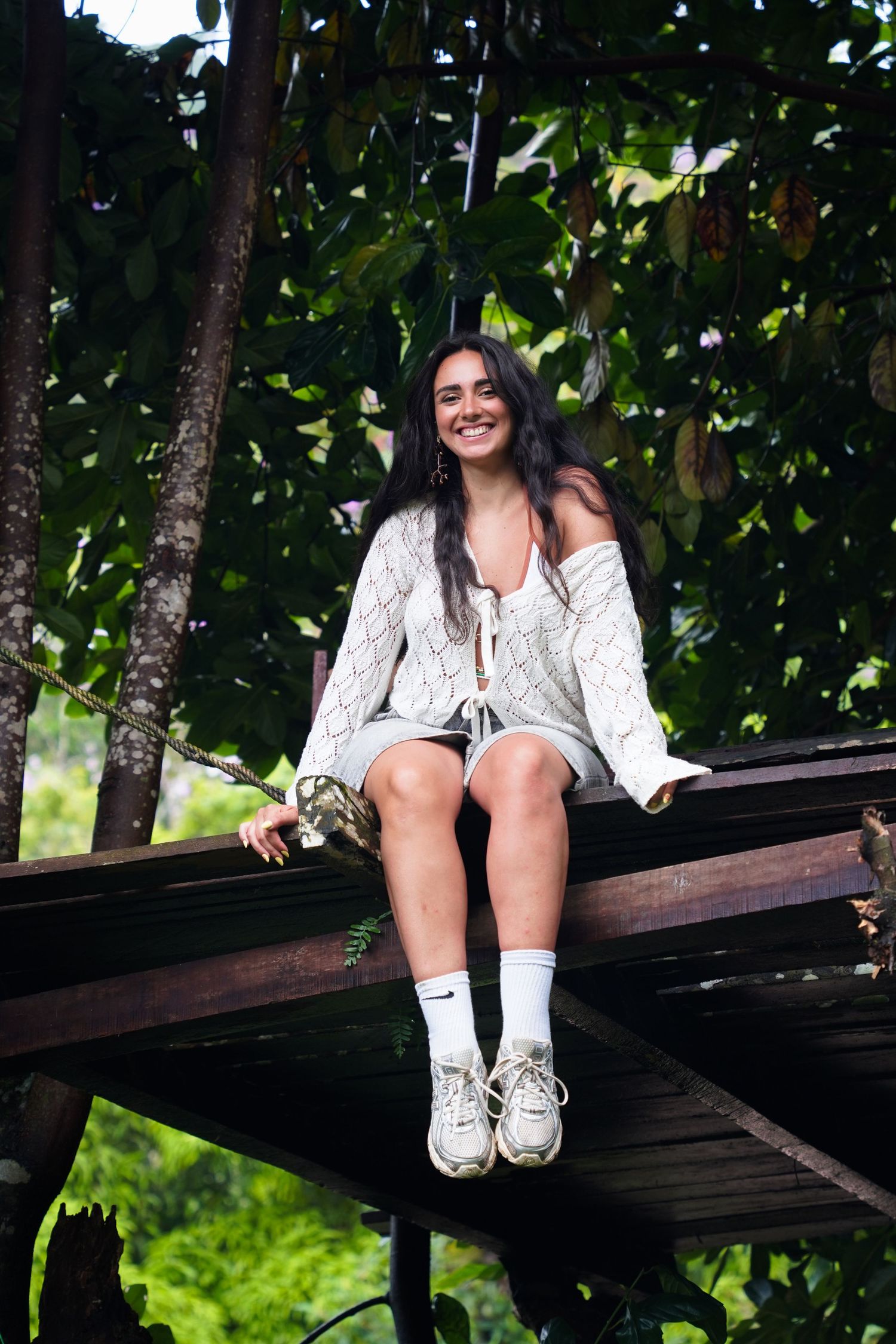 Portrait de la photographe Laura Rety en extérieur, Paraty Luxembourg — photographe mariage Lorraine et Luxembourg