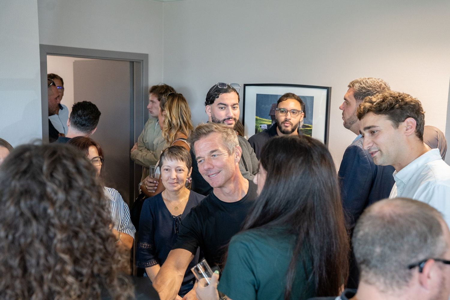 Prise de parole d'un intervenant devant les collaborateurs lors d'un événement d'entreprise — photographe événementiel entreprise Lorraine