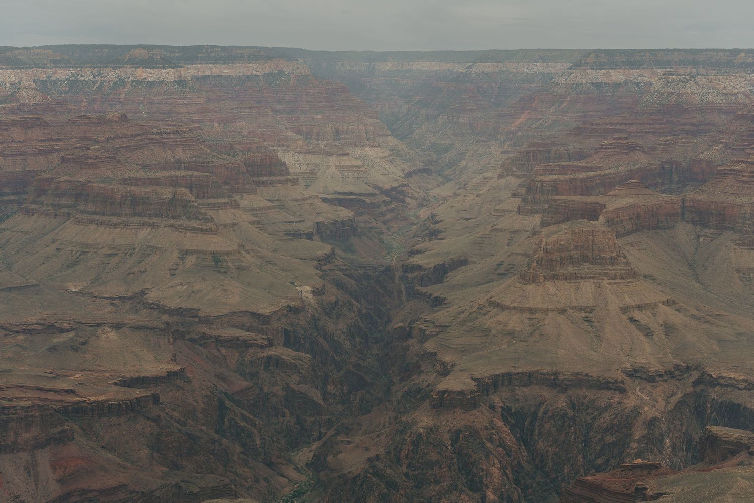 Grand Canyon landscape photography featuring the iconic Arizona canyon and expansive desert views.