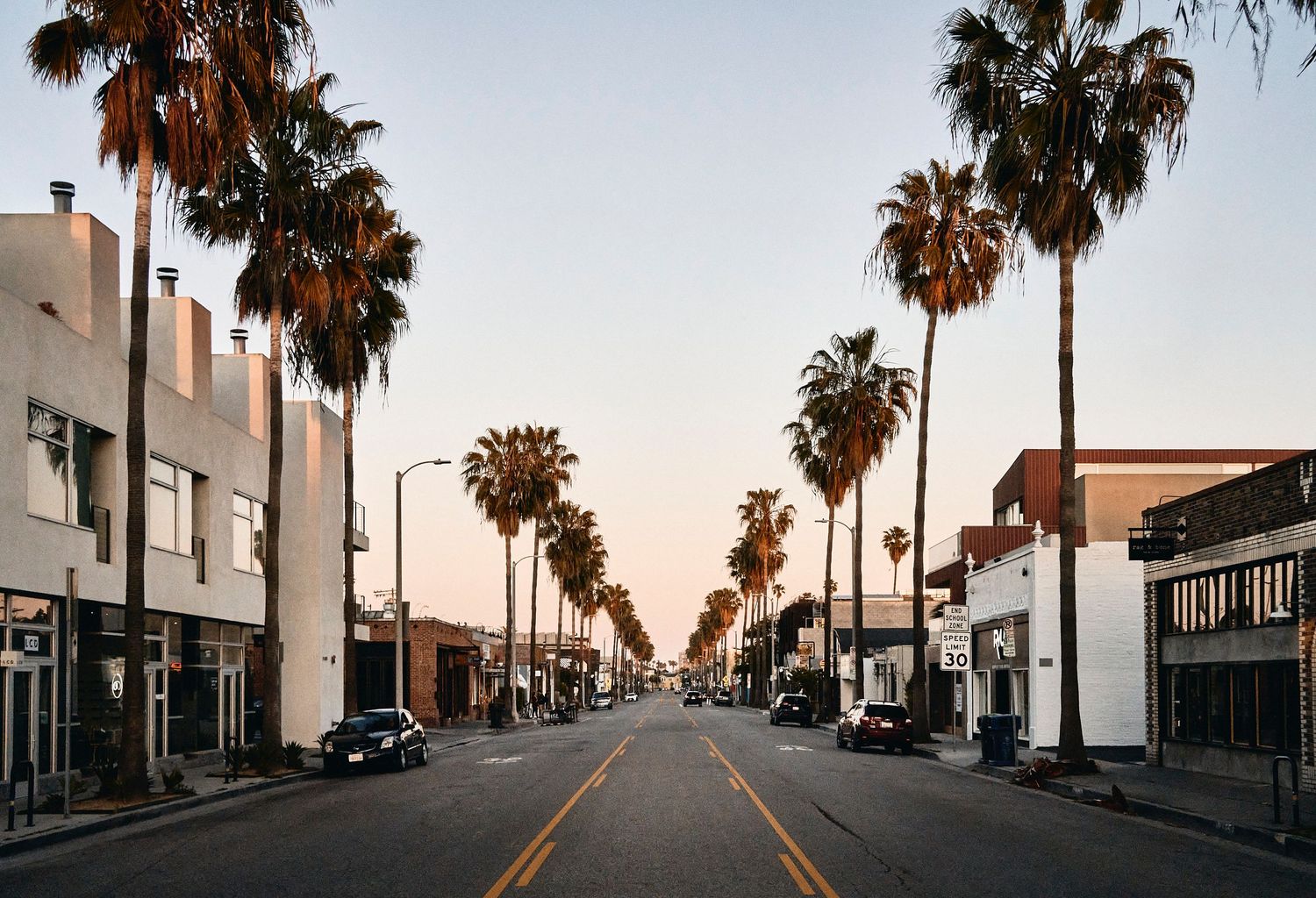 An empty street in Venice Beach during COVID-19 stay-at-home orders, Los Angeles, spring 2020. (Afonso Salcedo)
