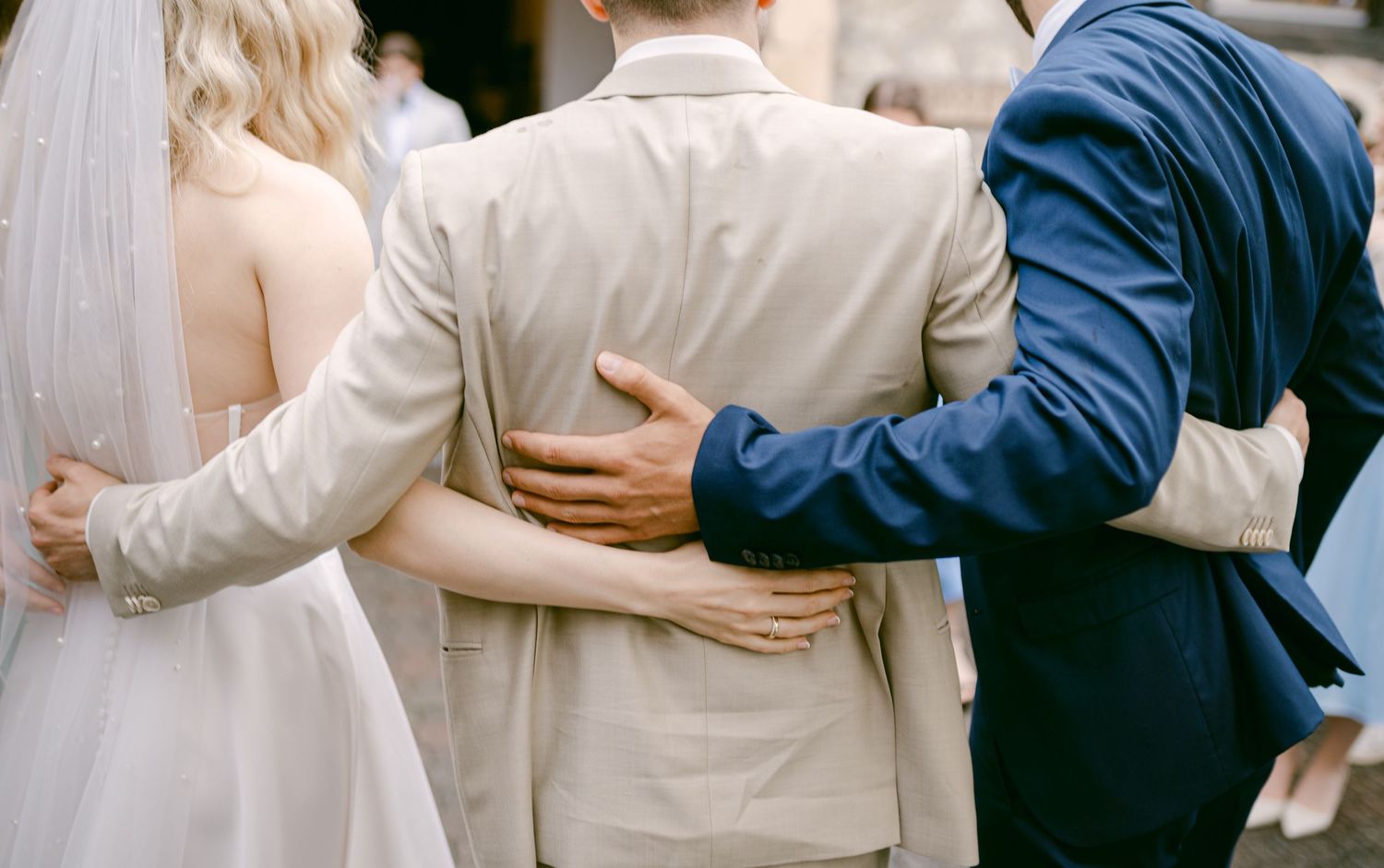 Hochzeitsfotos emotional authentisch Heidelberg Hoher Darsberg Hochzeitsfotografin Eventmühle Kraichgau Hochzeitsfotografie freie Trauung