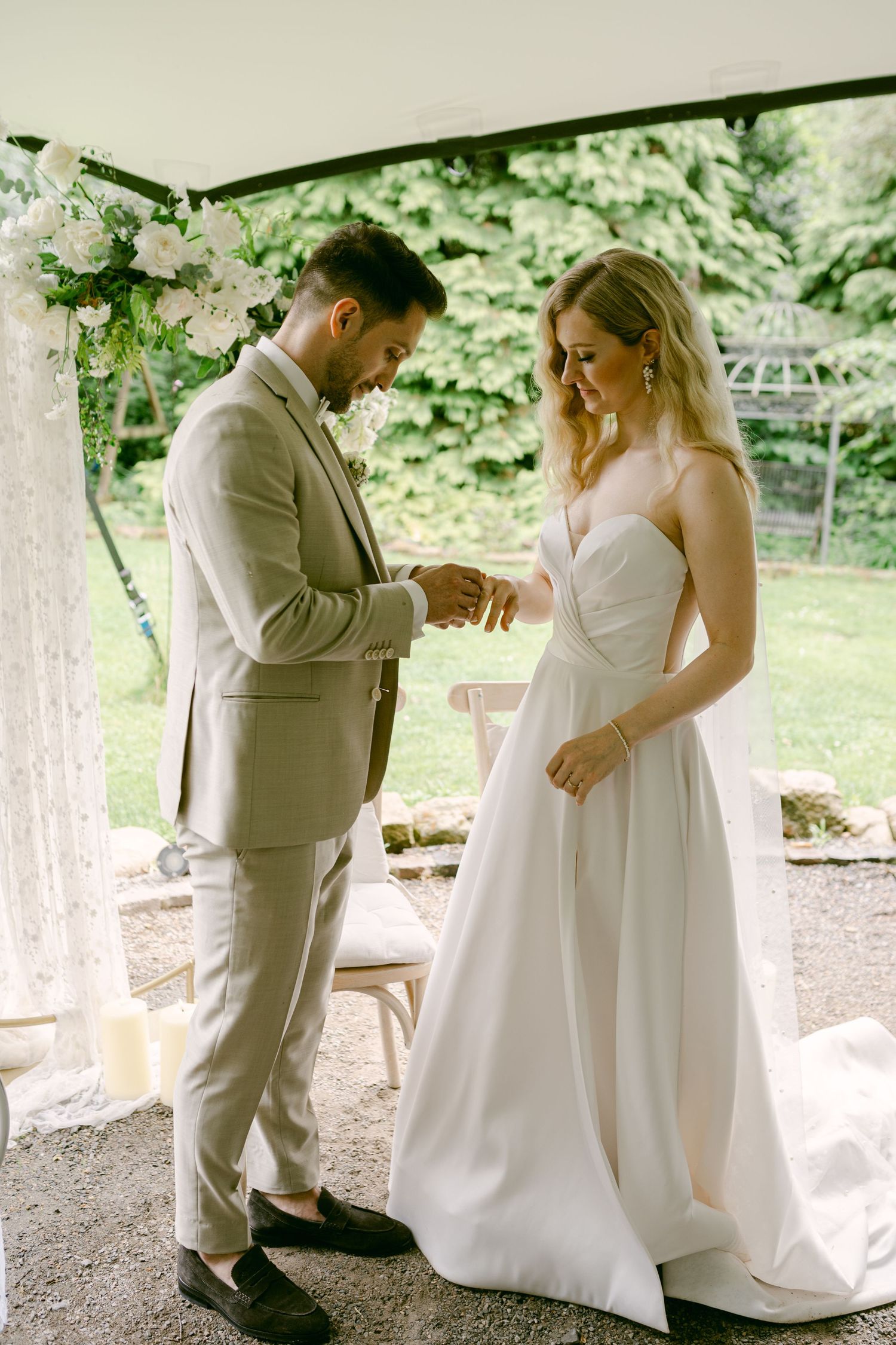 Hochzeitsfotos emotional authentisch Heidelberg Hoher Darsberg Hochzeitsfotografin Eventmühle Kraichgau Hochzeitsfotografie freie Trauung