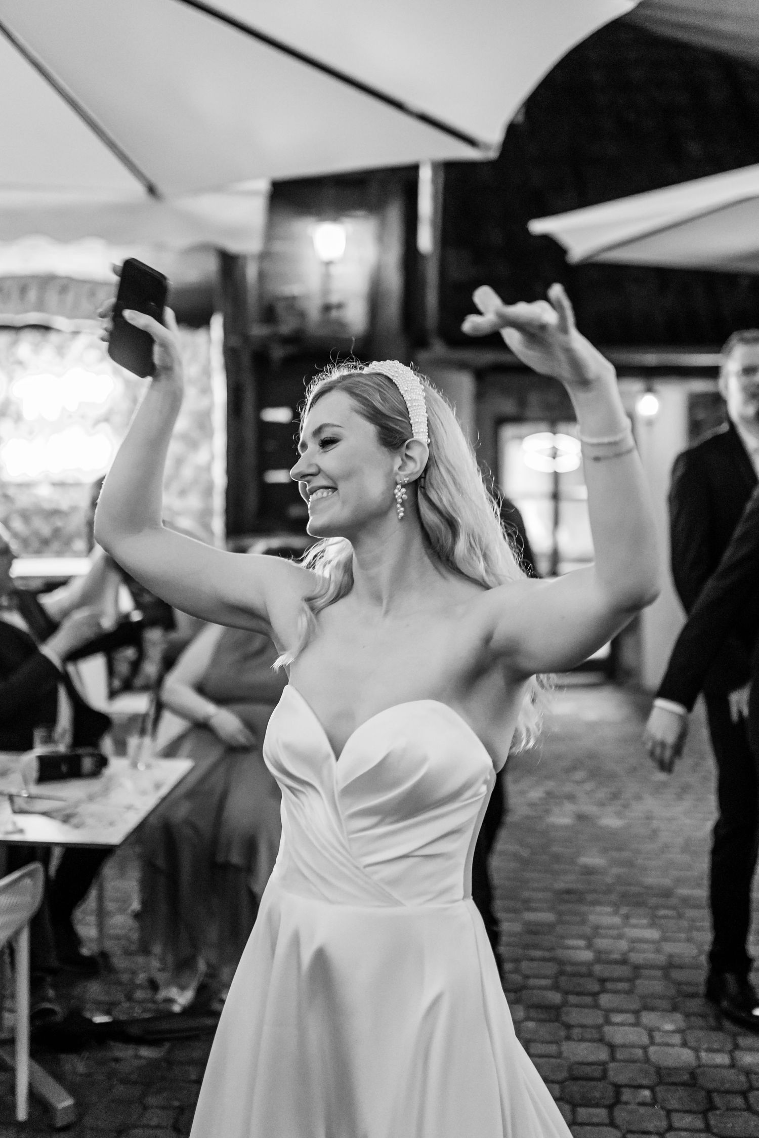 Hochzeitsfotos emotional authentisch Heidelberg Hoher Darsberg Hochzeitsfotografin Eventmühle Kraichgau Hochzeitsfotografie freie Trauung