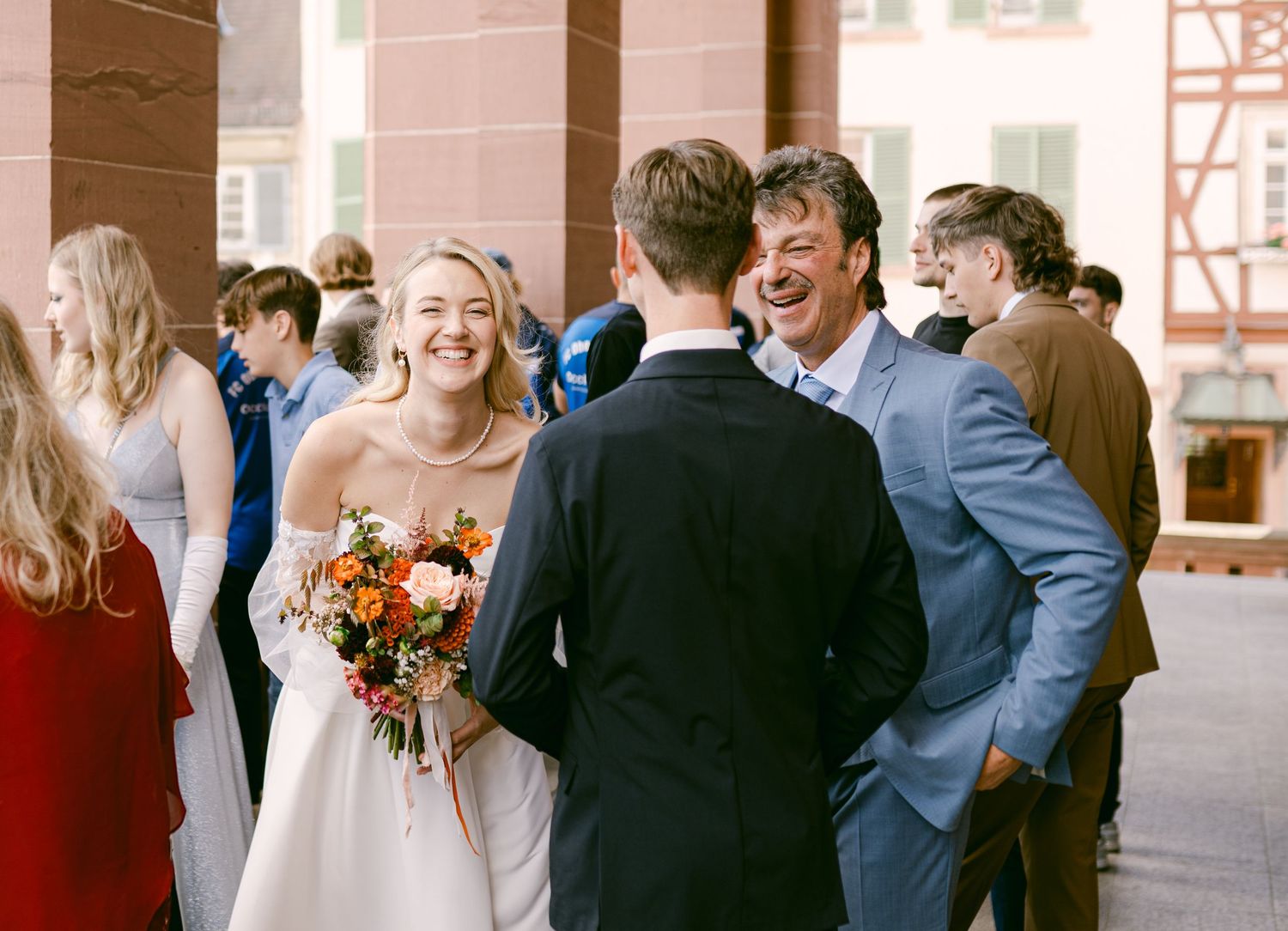 Hochzeitsfotos Kirche authentisch Heidelberg Weinheim Hochzeitsfotografin Hofgut Hohenstein Hochzeitsfotografie freie Trauung Standesamt