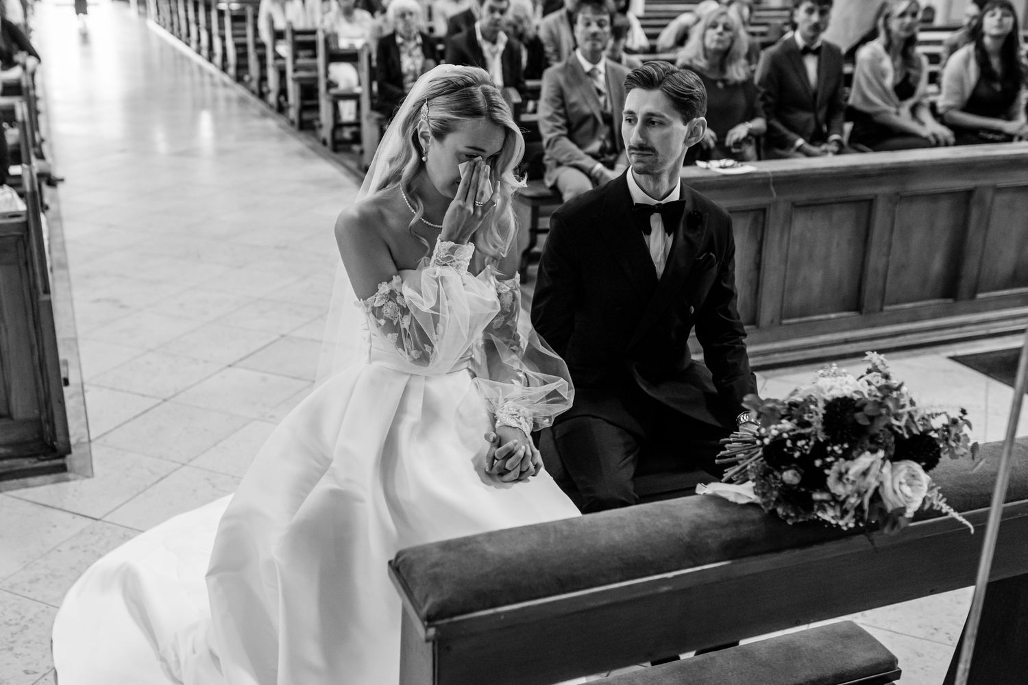 Hochzeitsfotos Kirche authentisch Heidelberg Weinheim Hochzeitsfotografin Hofgut Hohenstein Hochzeitsfotografie freie Trauung Standesamt