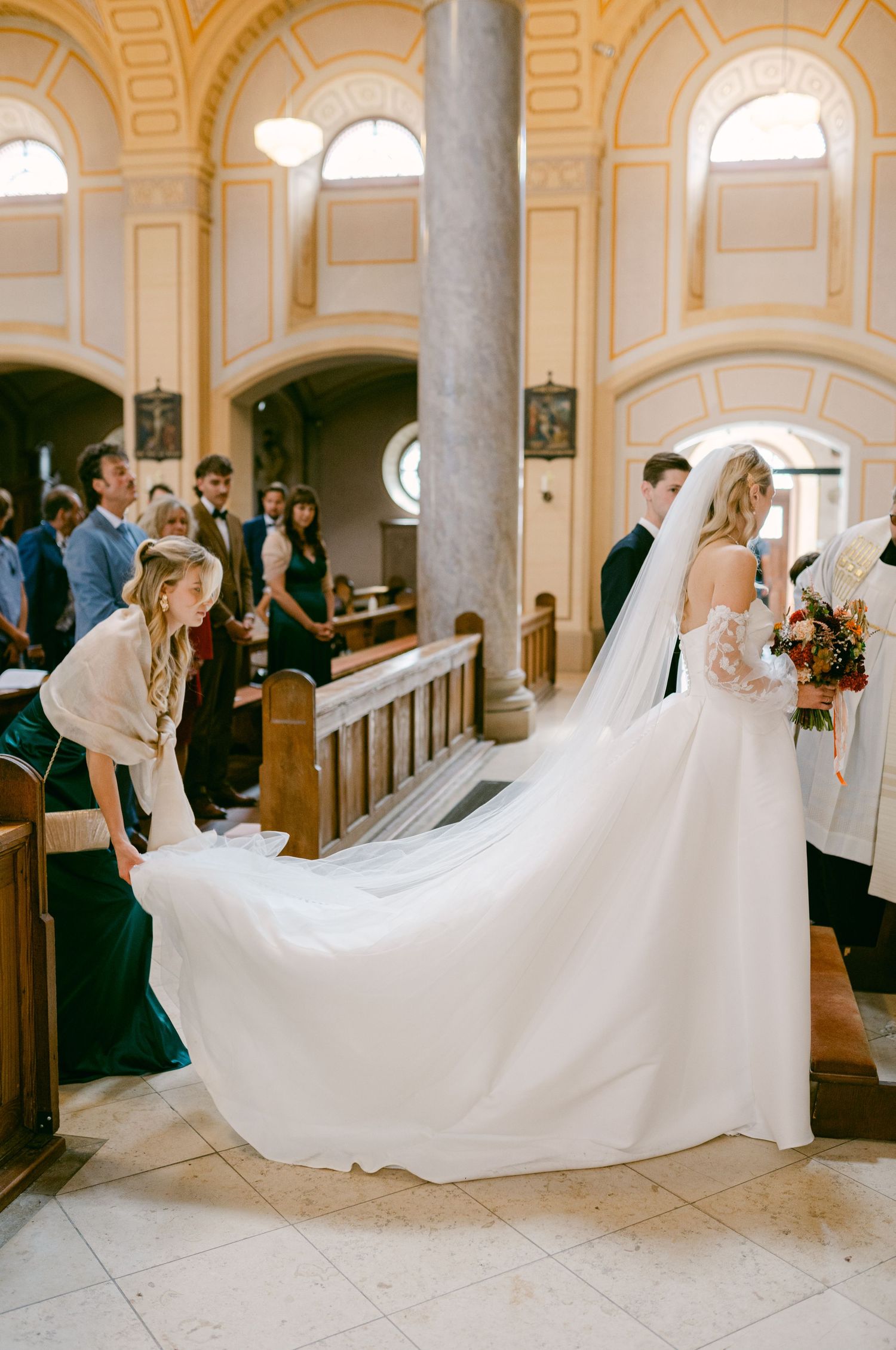 Hochzeitsfotos Kirche authentisch Heidelberg Weinheim Hochzeitsfotografin Hofgut Hohenstein Hochzeitsfotografie freie Trauung Standesamt