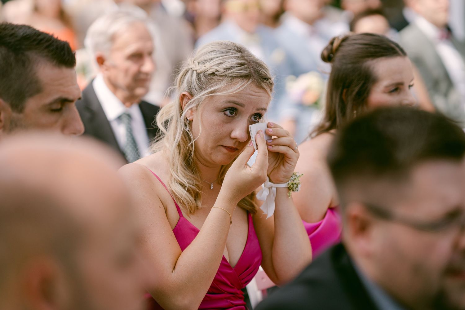 Hochzeitsfotos Kirche authentisch Heidelberg Neckarsteinach Hochzeitsfotografin Hoher Darsberg Hochzeitsfotografie freie Trauung Standesamt