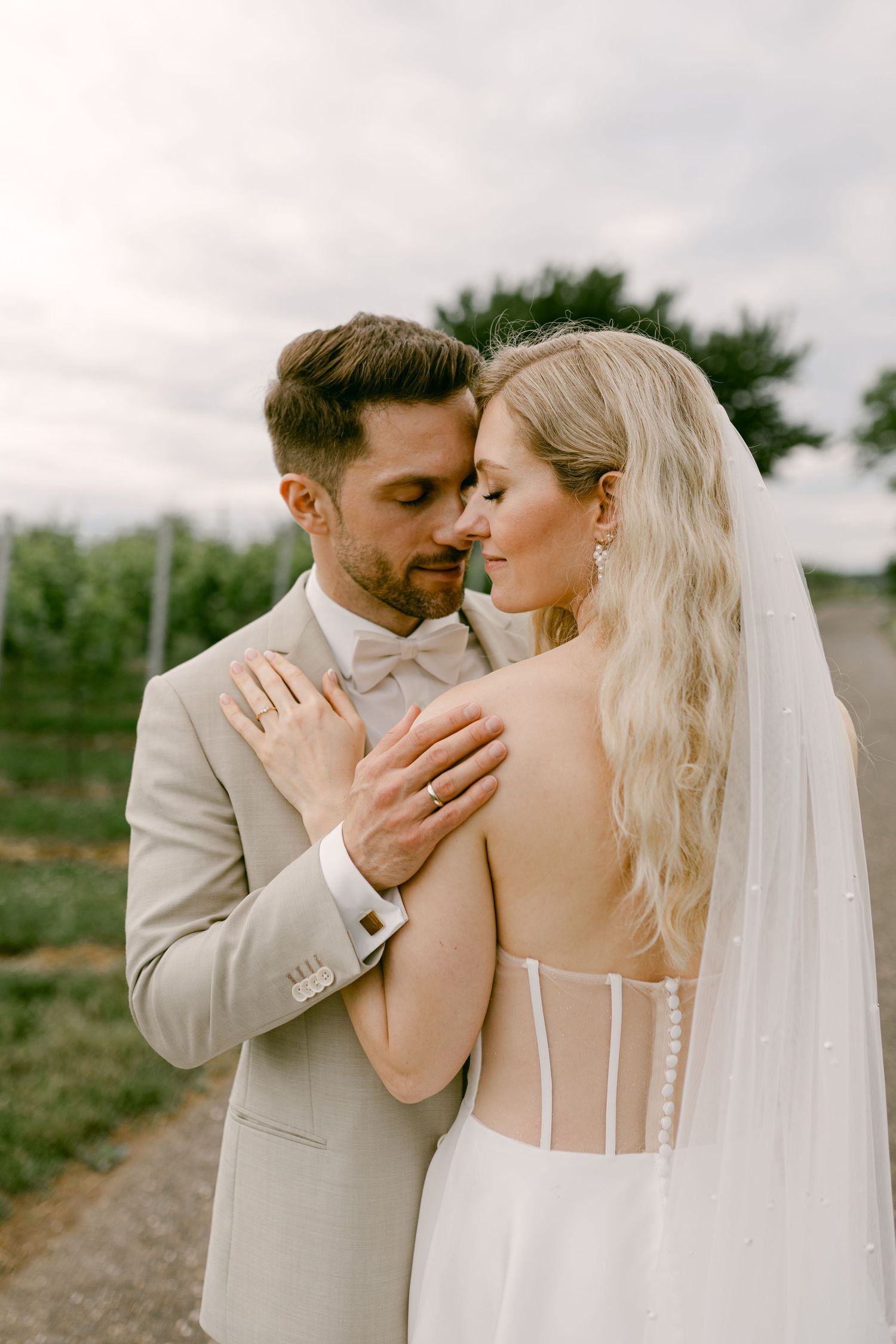 Hochzeitsfotos emotional authentisch Heidelberg Hoher Darsberg Hochzeitsfotografin Eventmühle Kraichgau Hochzeitsfotografie freie Trauung