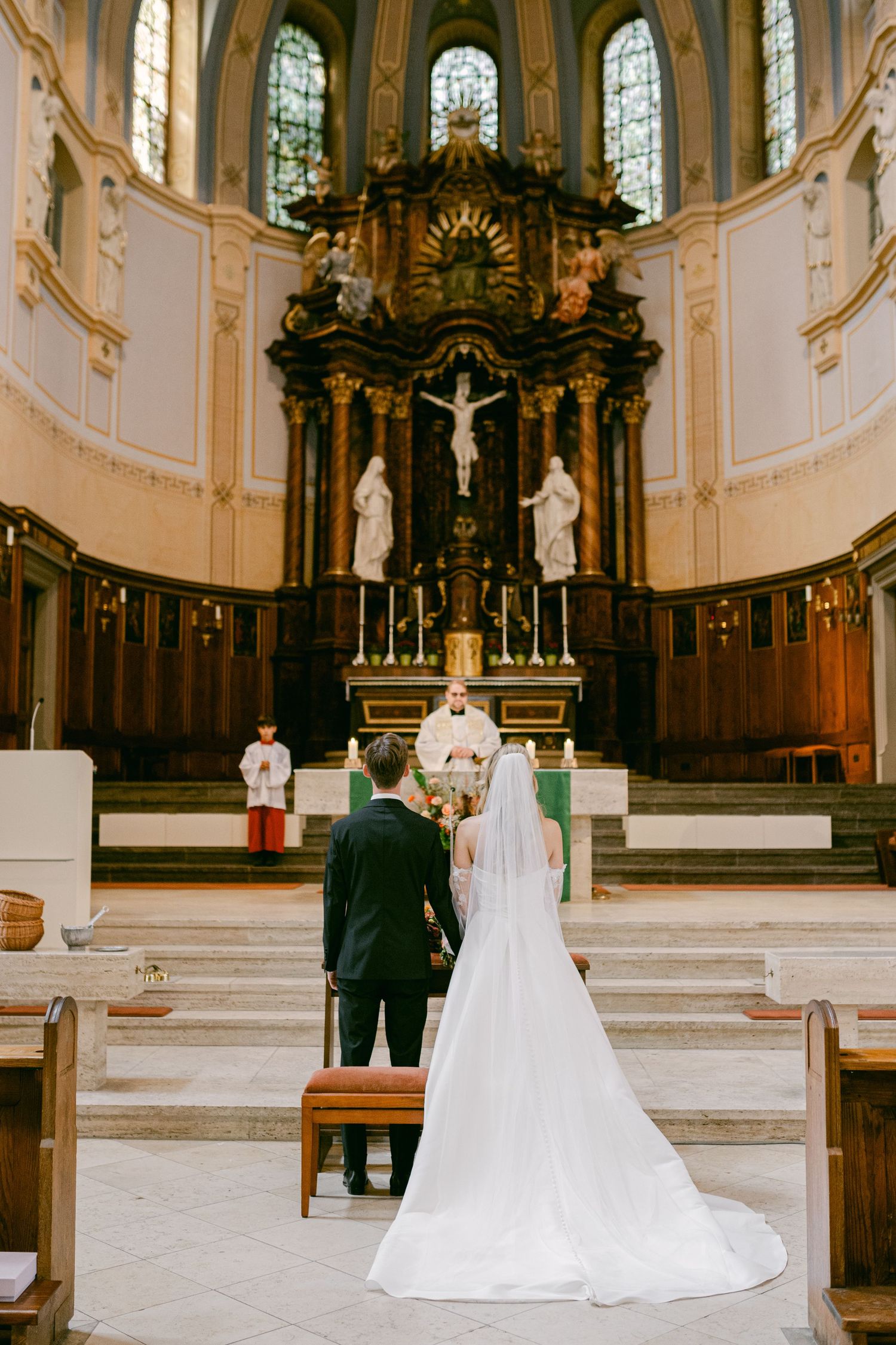 Hochzeitsfotos Kirche authentisch Heidelberg Weinheim Hochzeitsfotografin Hofgut Hohenstein Hochzeitsfotografie freie Trauung Standesamt