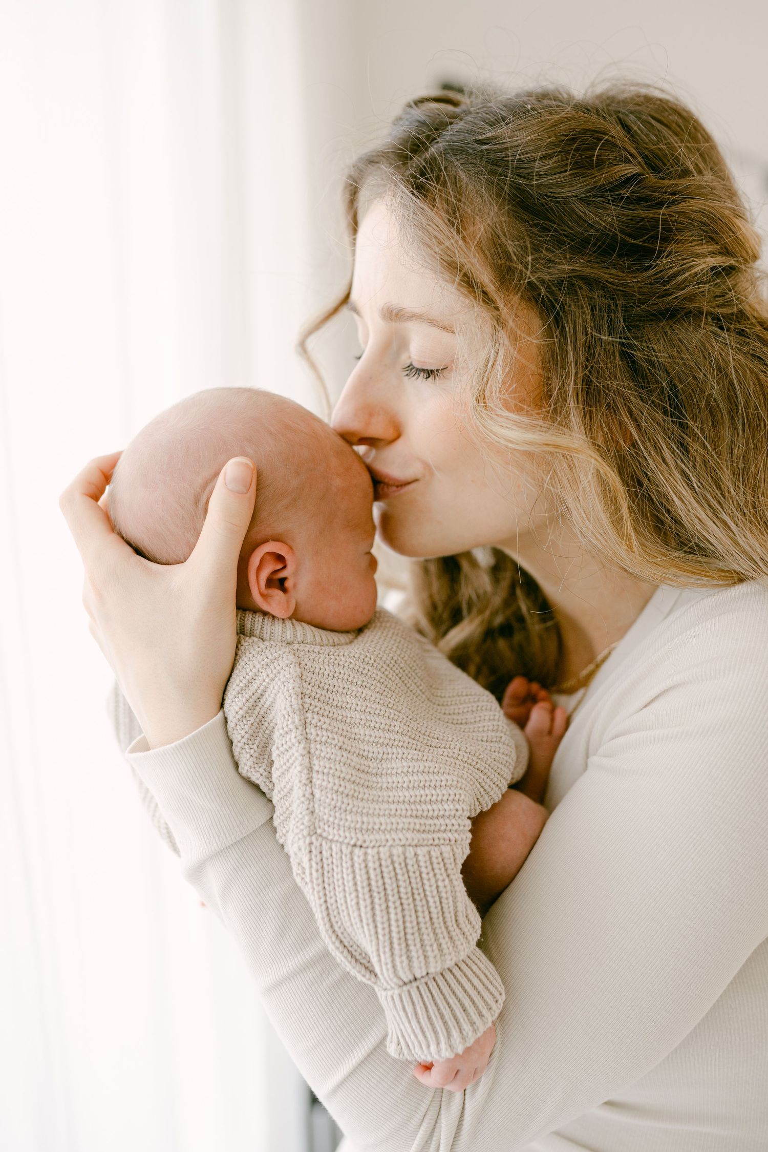 Neugeborenen Fotografie Heidelberg natürlich Rhein Main Frankfurt Familienfotos Babybauch Familienfotografin Newbornphotography Neckargemünd