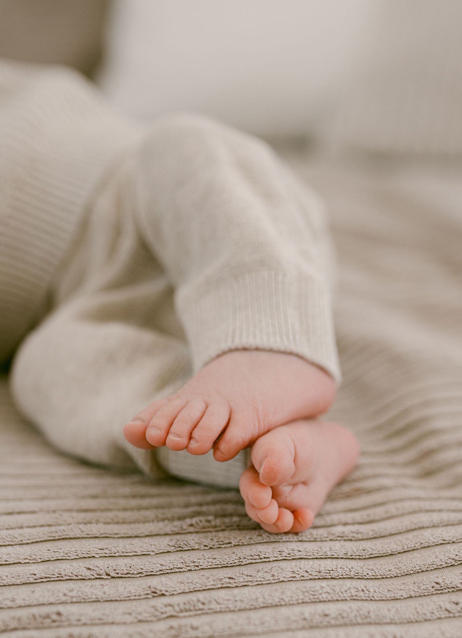 Neugeborenen Fotografie Heidelberg natürlich Rhein Main Frankfurt Familienfotos Babybauch Familienfotografin Newbornphotography Neckargemünd