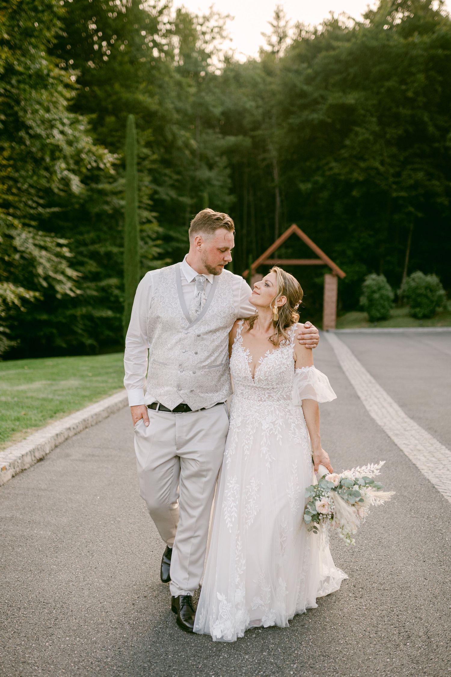 Hochzeitsfotos emotional authentisch Heidelberg Hoher Darsberg natürlich Hochzeitsfotografin Frankfurt Hochzeitsfotografie freie Trauung