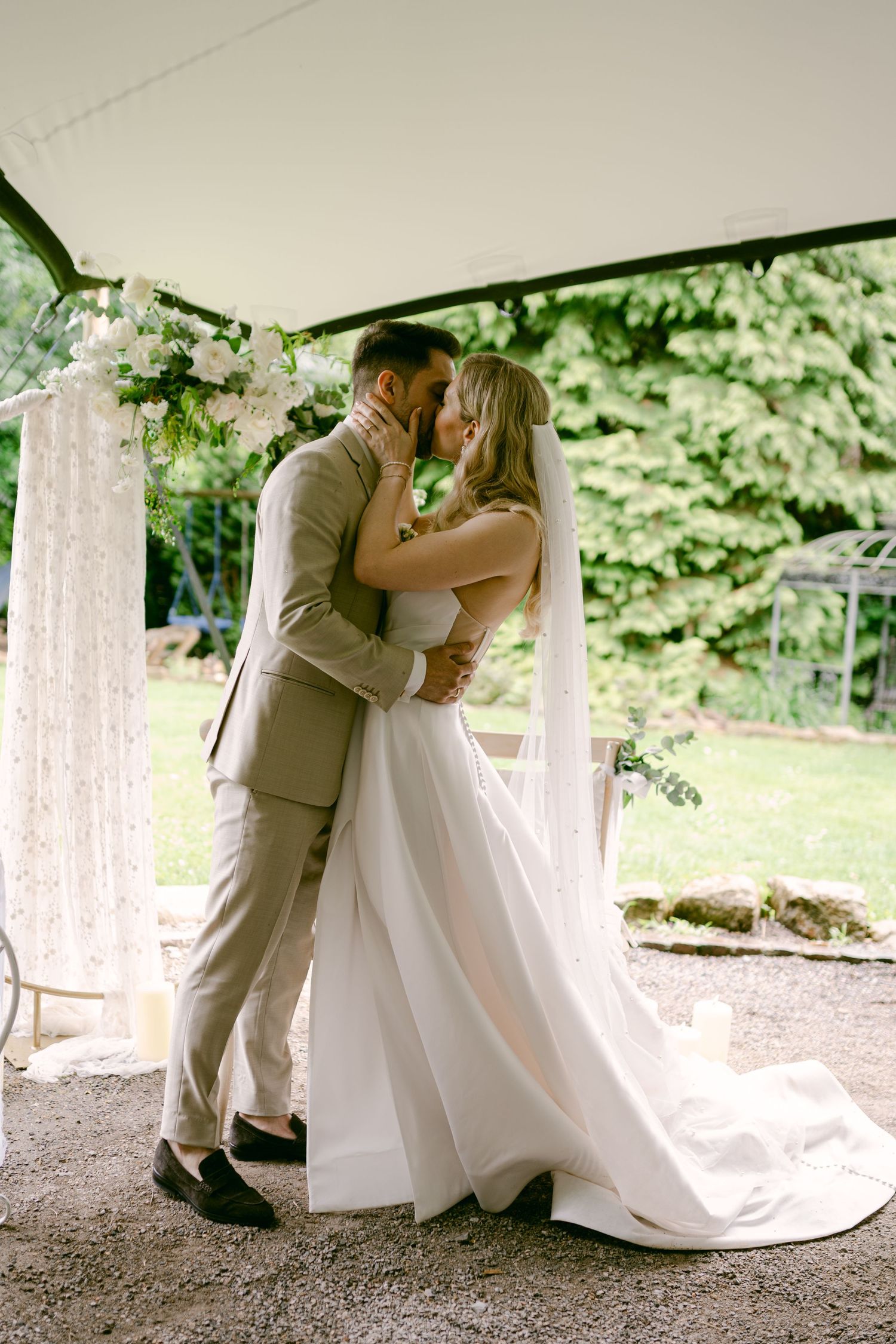 Hochzeitsfotos emotional authentisch Heidelberg Hoher Darsberg Hochzeitsfotografin Eventmühle Kraichgau Hochzeitsfotografie freie Trauung