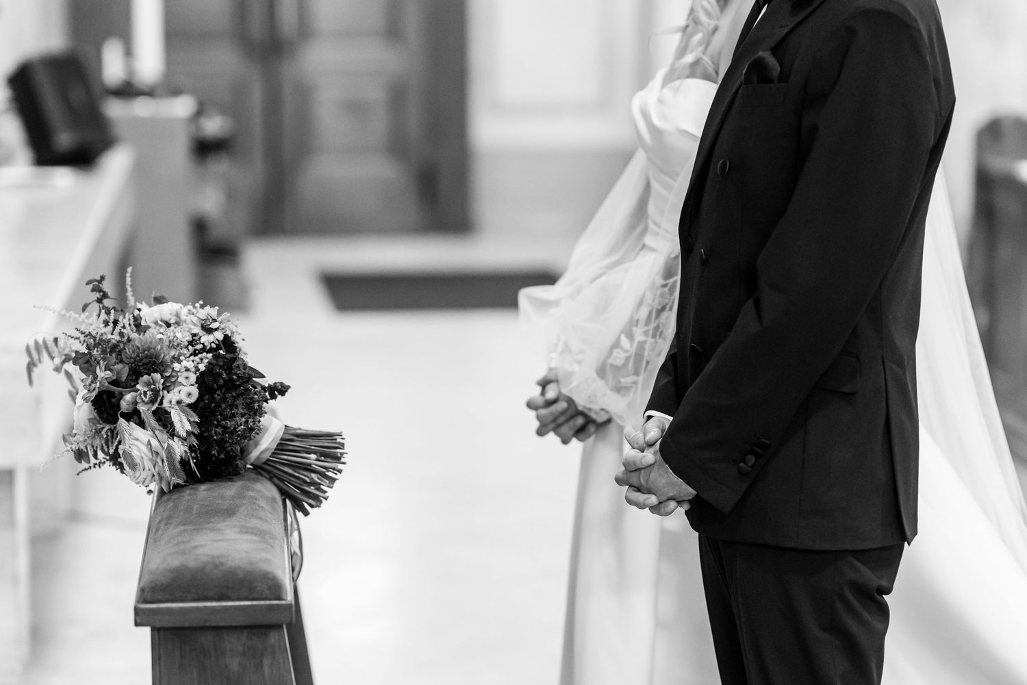 Hochzeitsfotos Kirche authentisch Heidelberg Weinheim Hochzeitsfotografin Hofgut Hohenstein Hochzeitsfotografie freie Trauung Standesamt