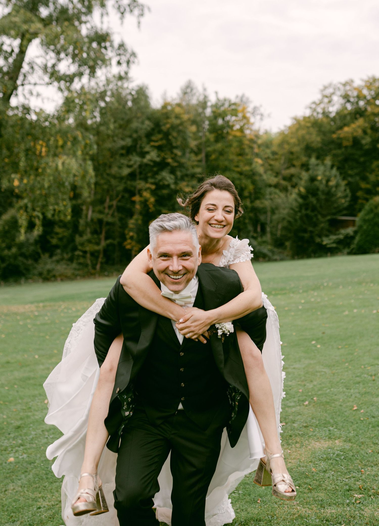 Hochzeitsfotos emotional authentisch Heidelberg Hoher Darsberg natürlich Hochzeitsfotografin Frankfurt Hochzeitsfotografie freie Trauung