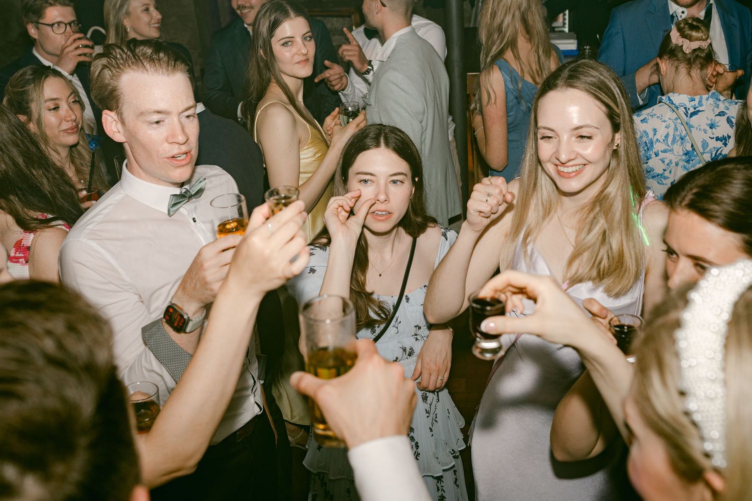 Hochzeitsfotos emotional authentisch Heidelberg Hoher Darsberg Hochzeitsfotografin Eventmühle Kraichgau Hochzeitsfotografie freie Trauung