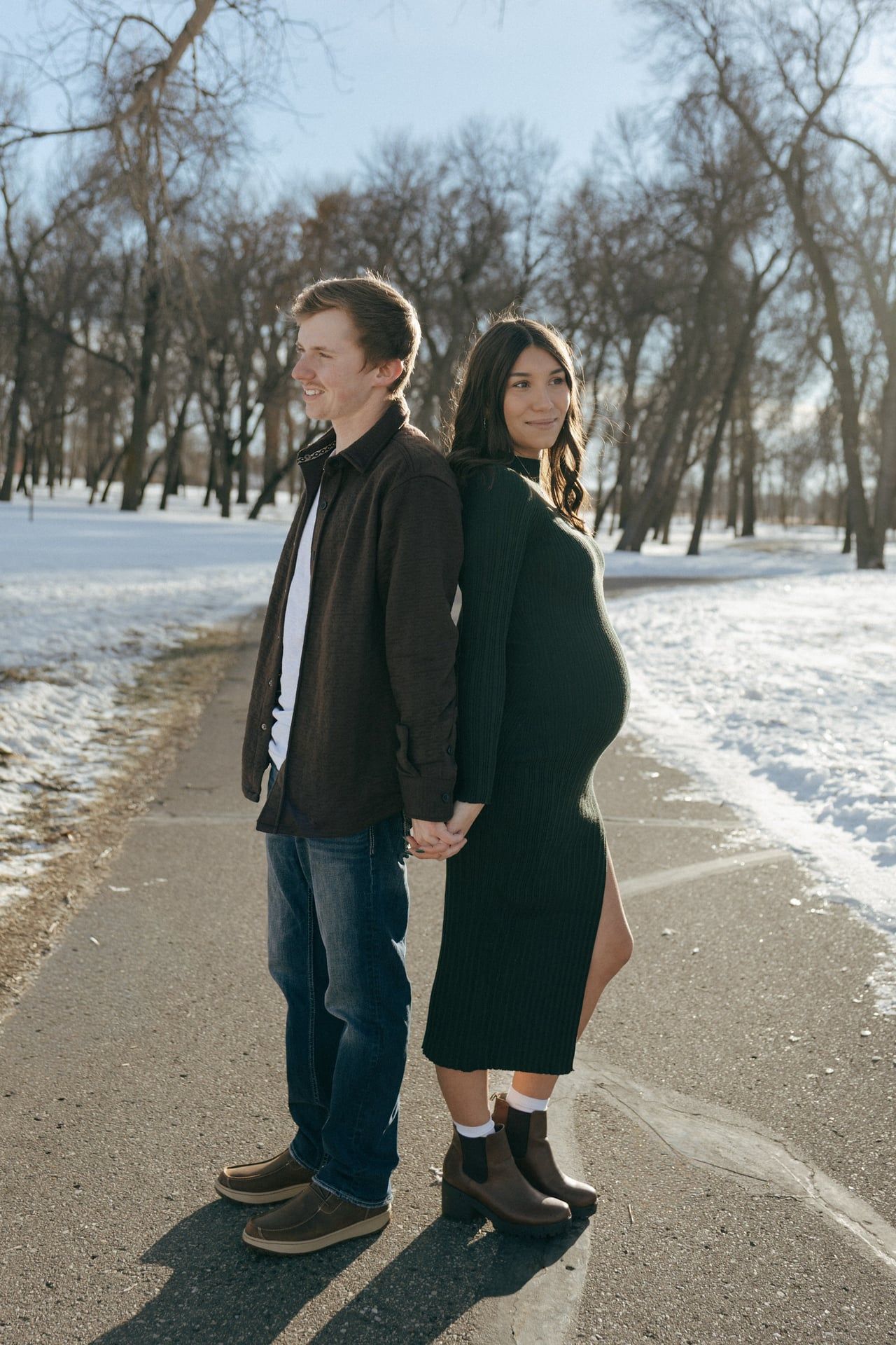 Snowy maternity session