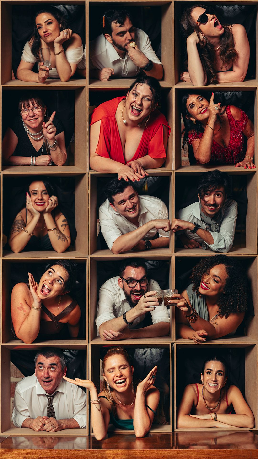 fotografía lograda gracias a coordinación de los wedding que logran coordinar los tiempos , la imagen es de los novios y invitados